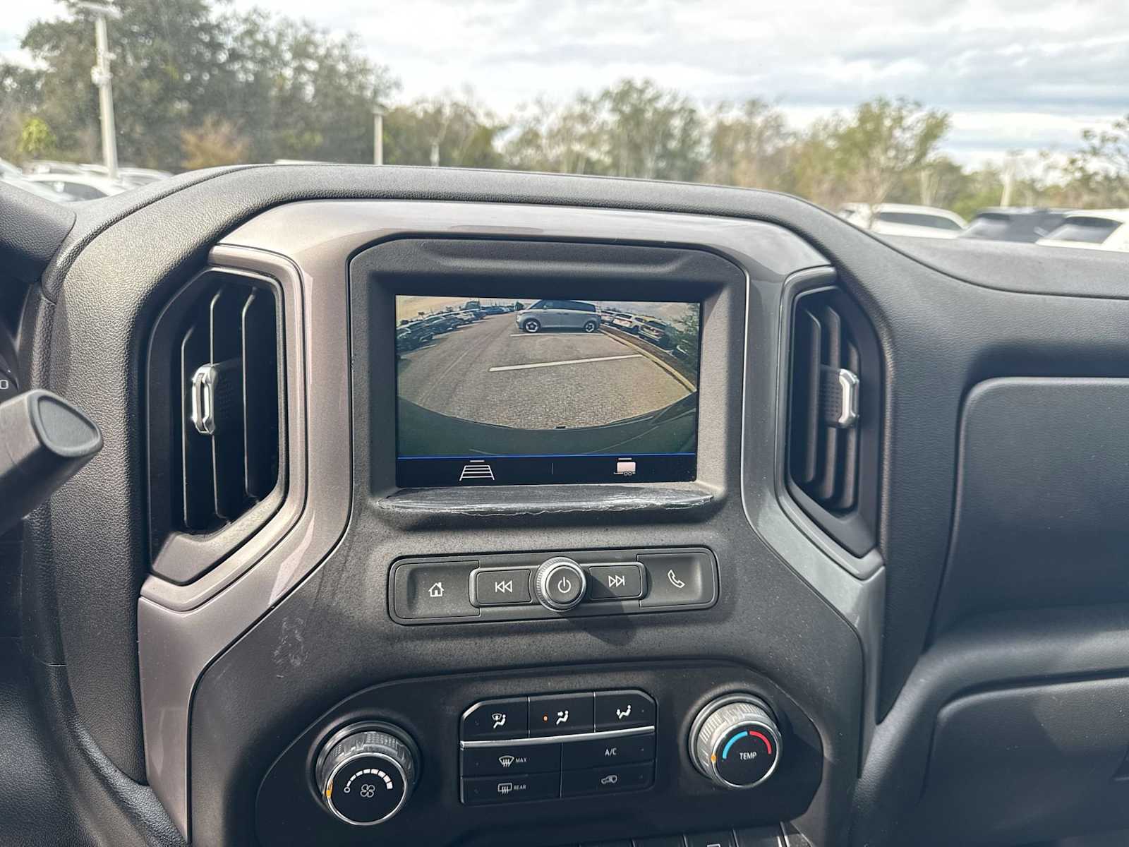 Thumbnail: 2020 Chevrolet Silverado 1500 - 24