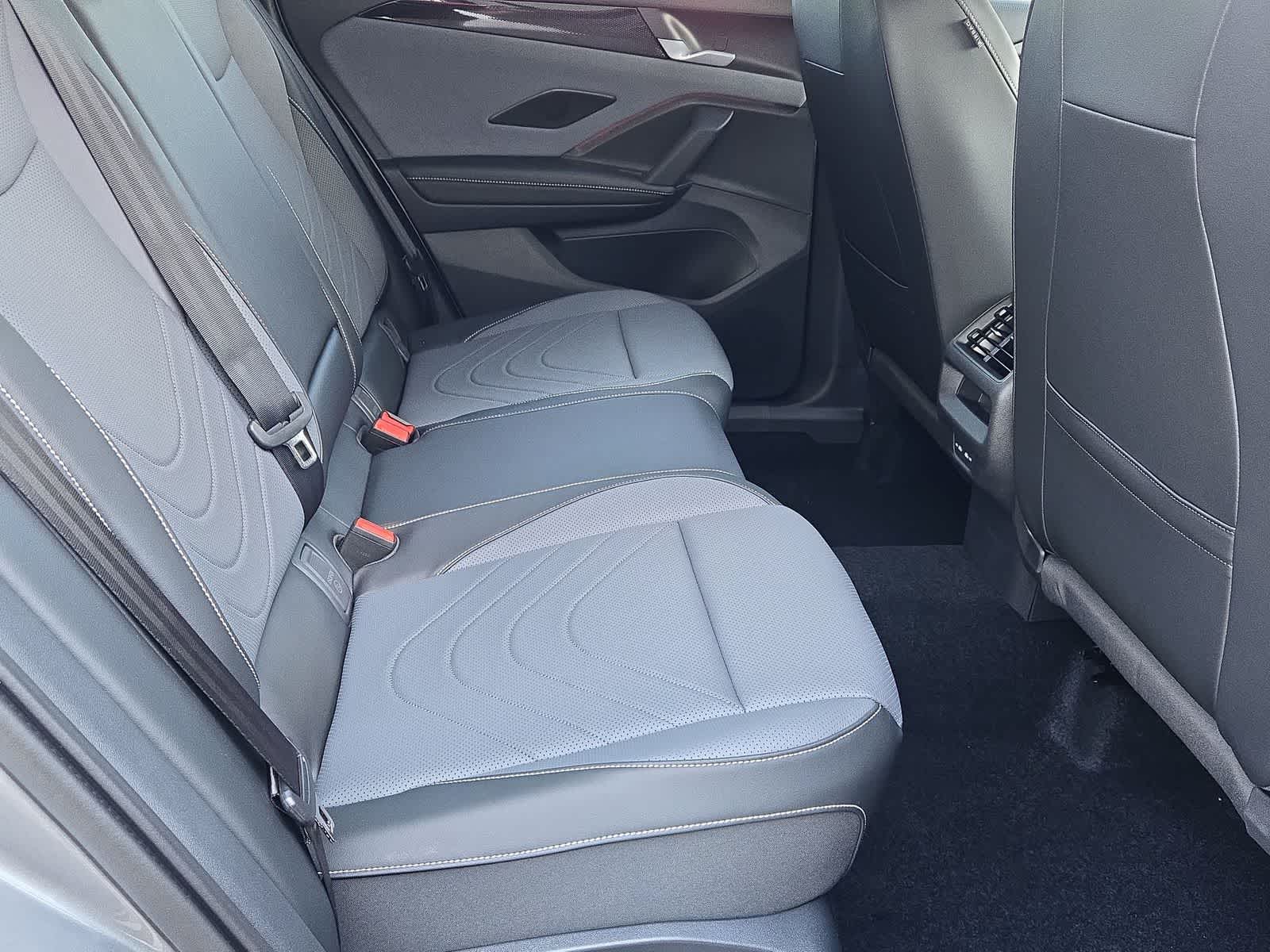 Thumbnail: 2025 Volkswagen Tiguan - 21