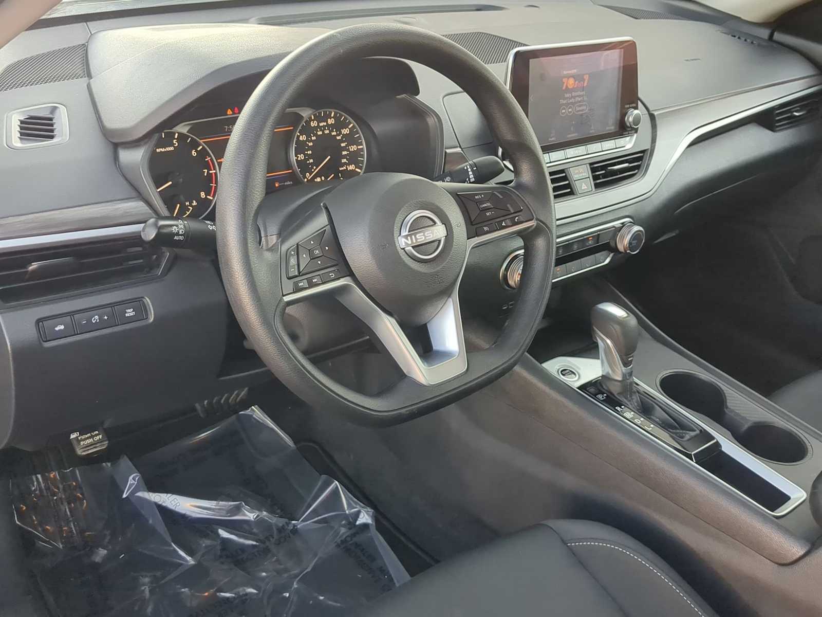 Thumbnail: 2025 Nissan Altima - 10