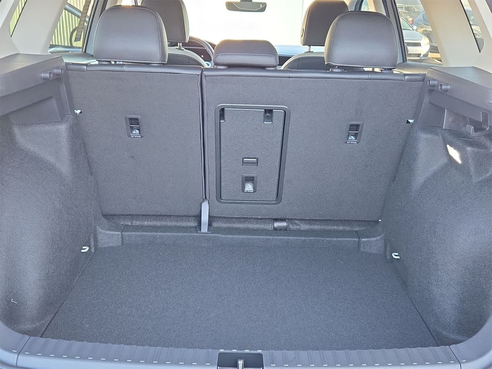 Thumbnail: 2025 Volkswagen Taos - 33