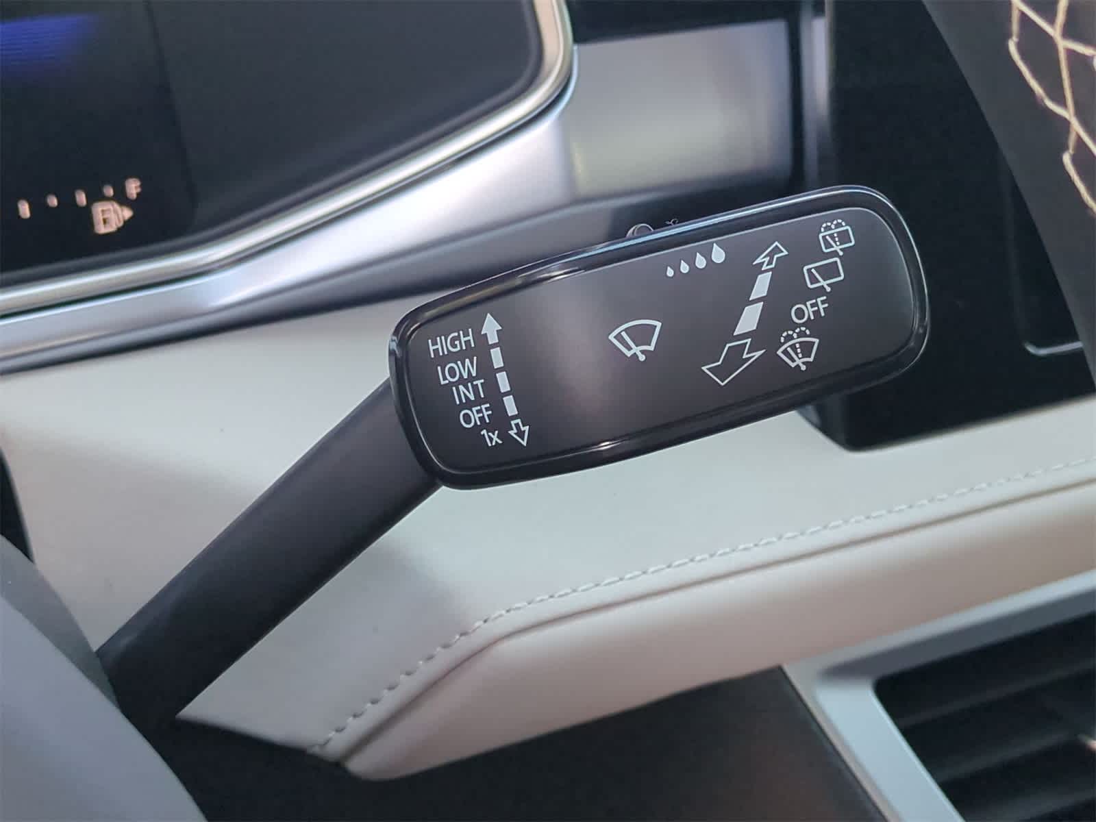 Thumbnail: 2025 Volkswagen Taos - 26