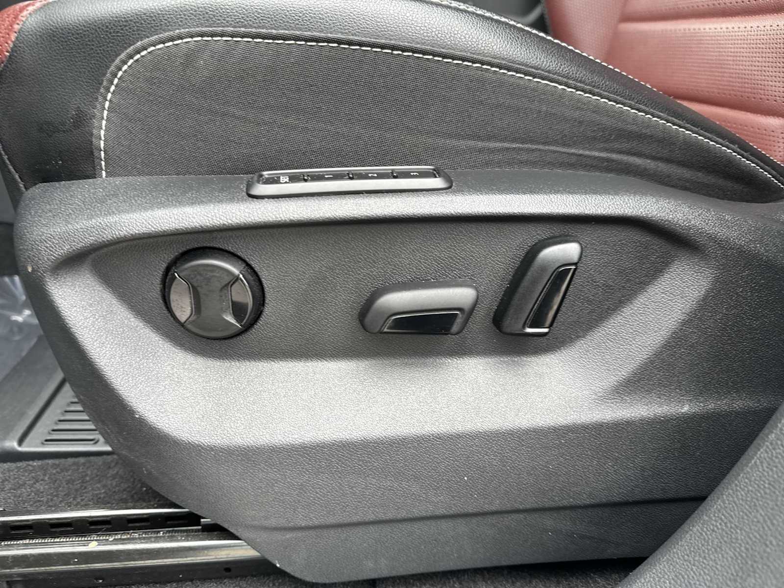 Thumbnail: 2022 Volkswagen Atlas - 16