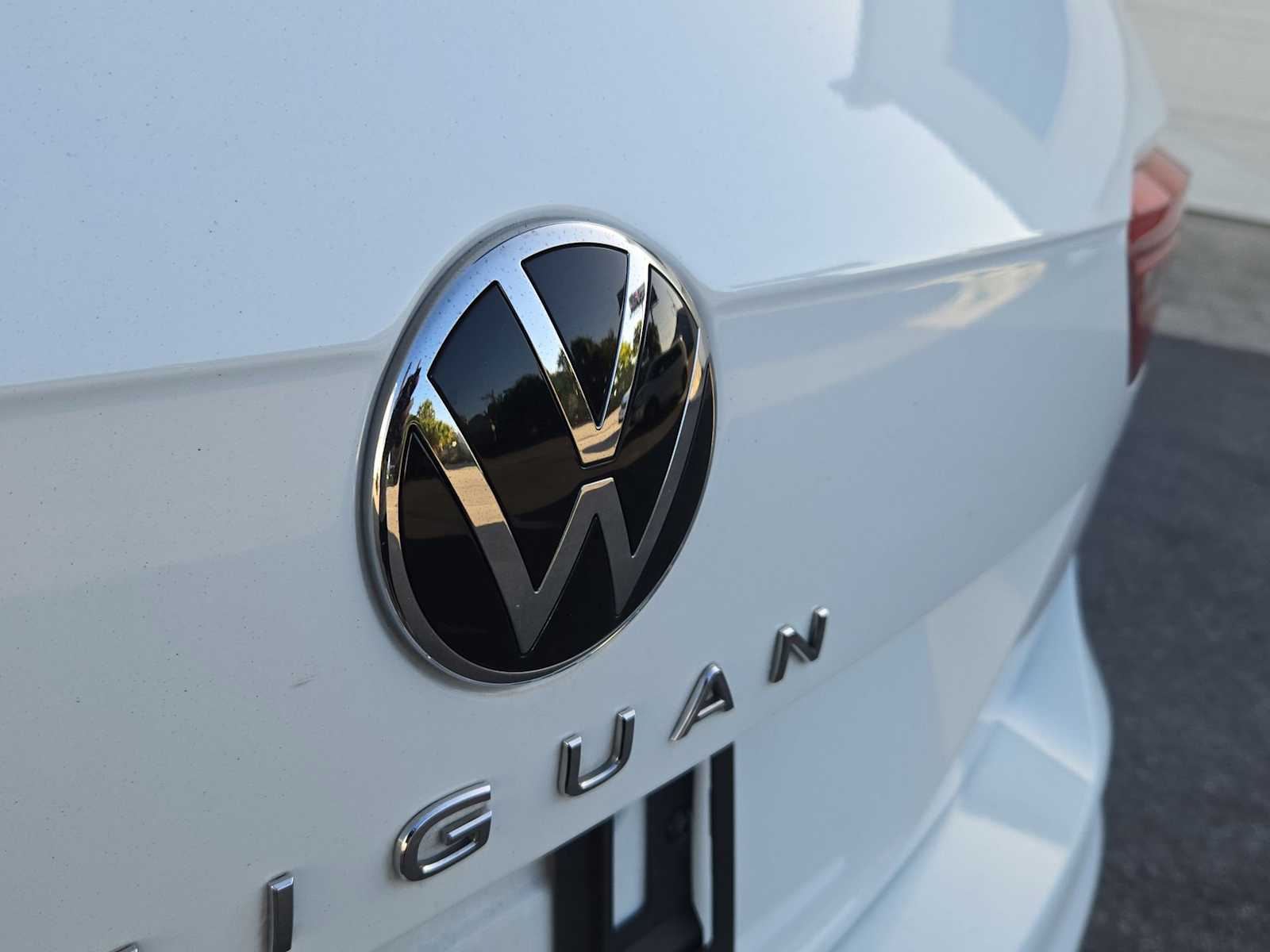 Thumbnail: 2022 Volkswagen Tiguan - 12