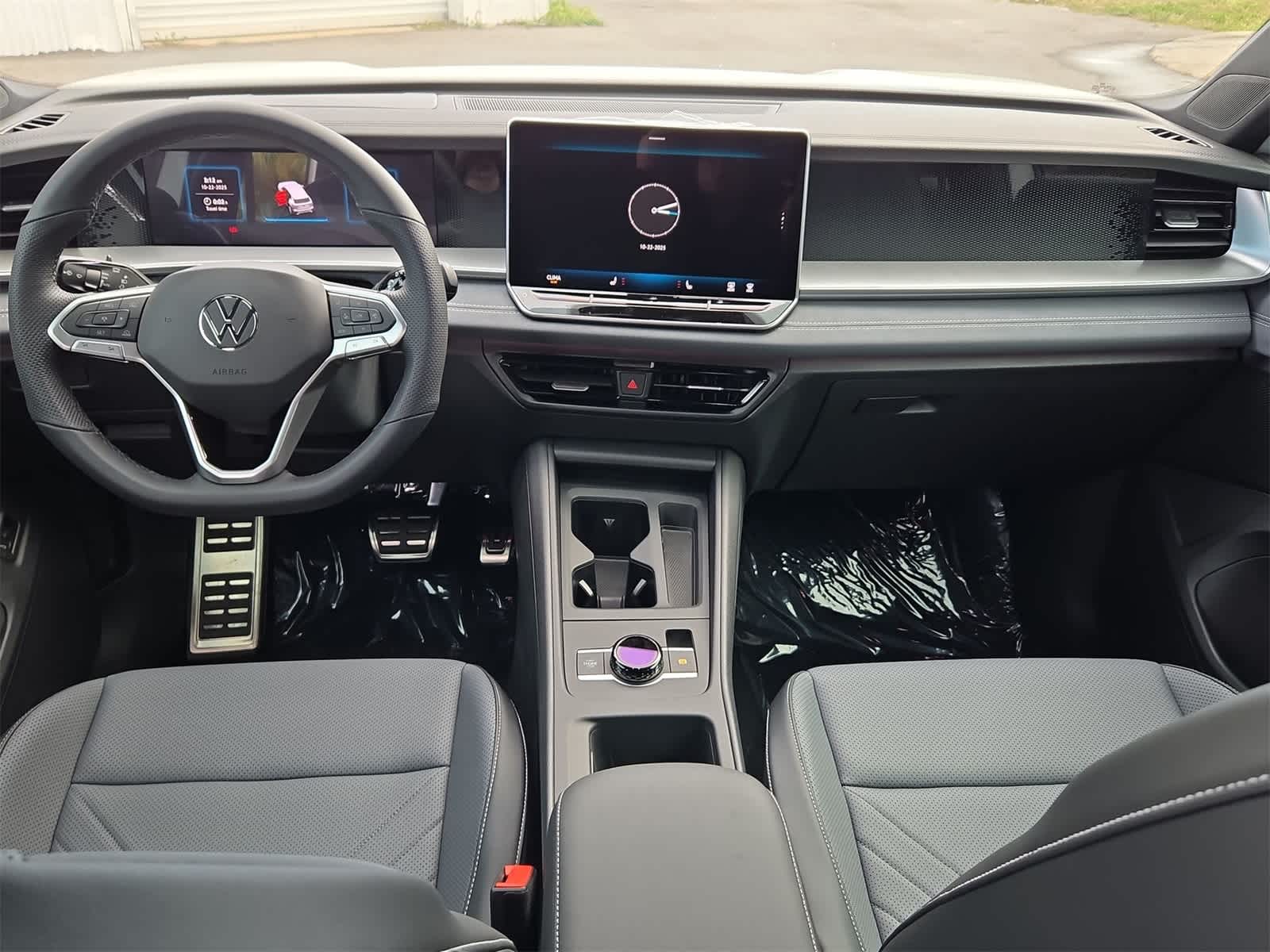 Thumbnail: 2025 Volkswagen Tiguan - 16