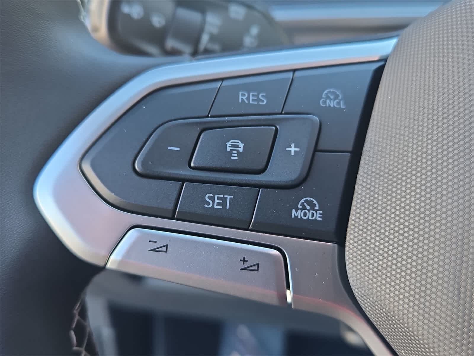 Thumbnail: 2026 Volkswagen Tiguan - 24