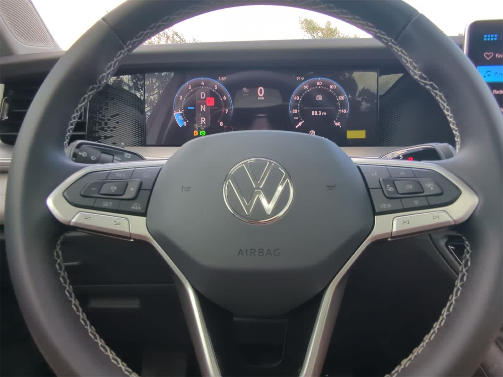 Thumbnail: 2025 Volkswagen Tiguan - 25