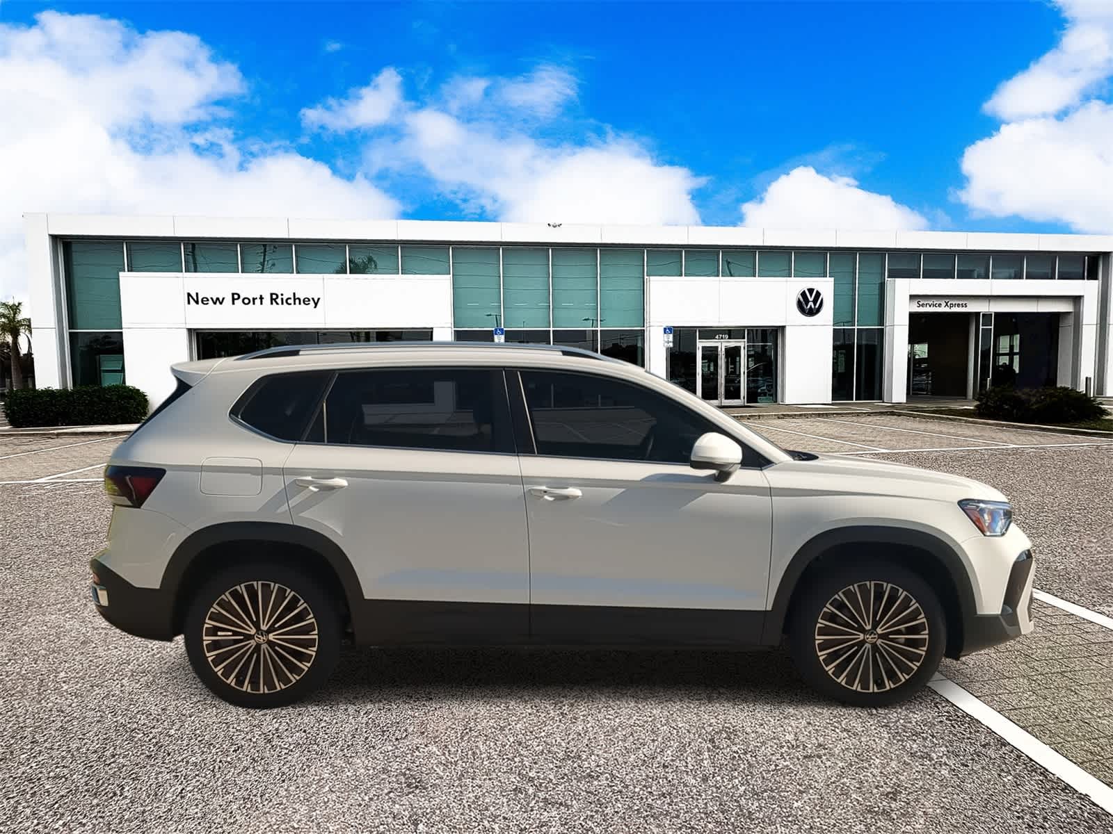 Thumbnail: 2025 Volkswagen Taos - 9