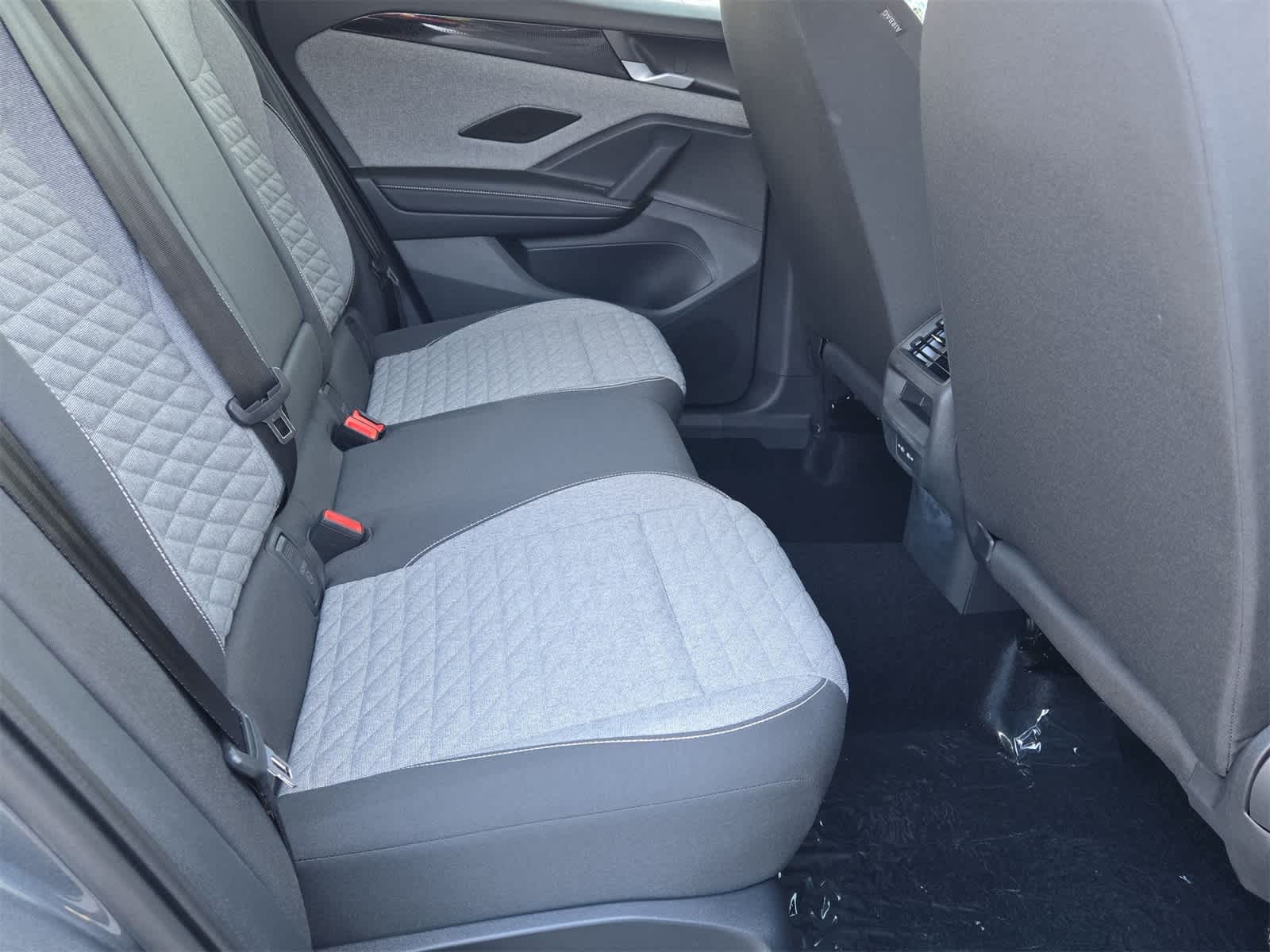 Thumbnail: 2025 Volkswagen Tiguan - 21