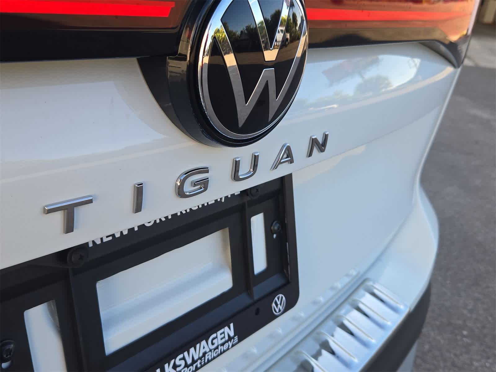 Thumbnail: 2025 Volkswagen Tiguan - 13