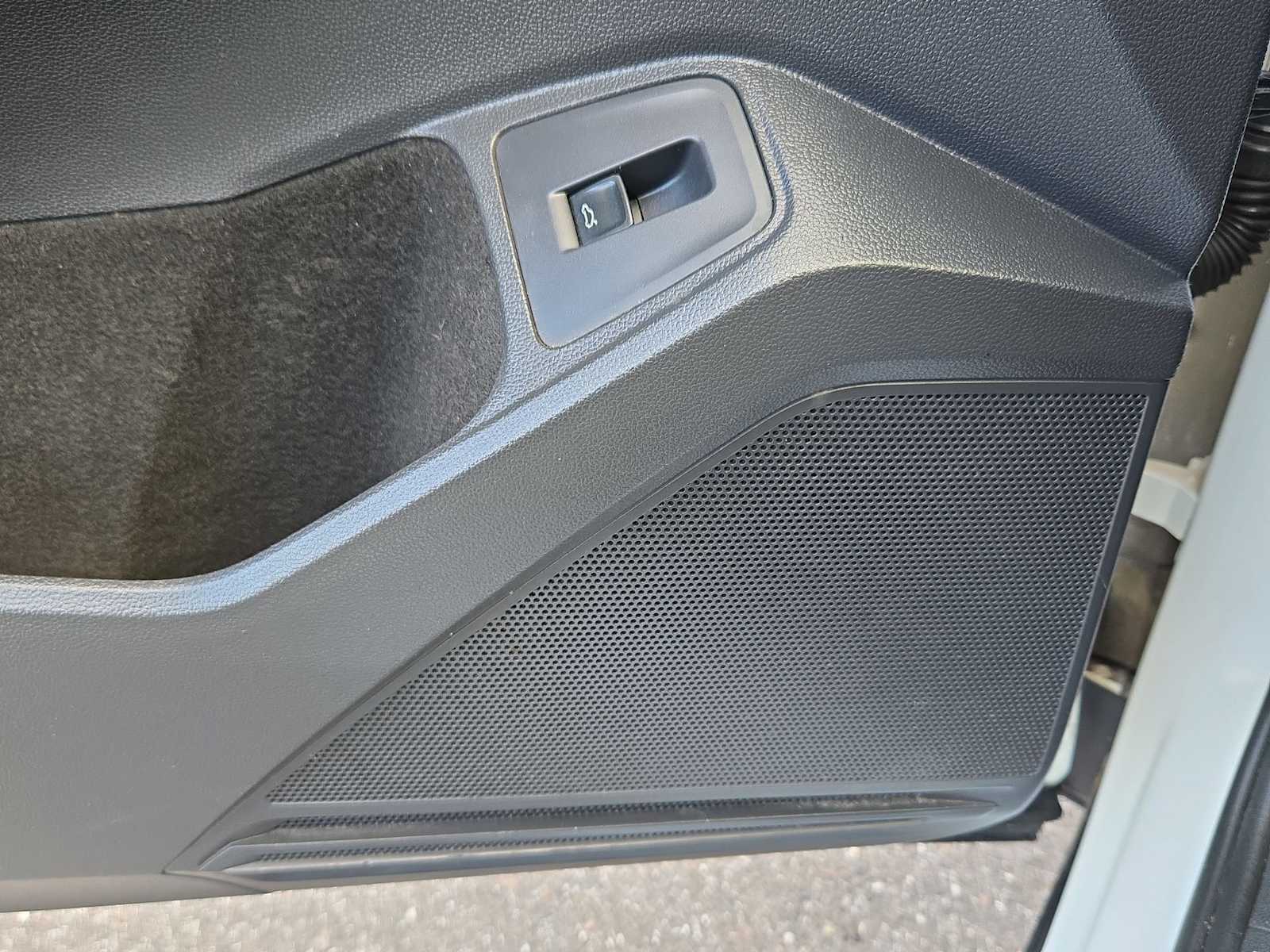 Thumbnail: 2018 Volkswagen Tiguan - 27