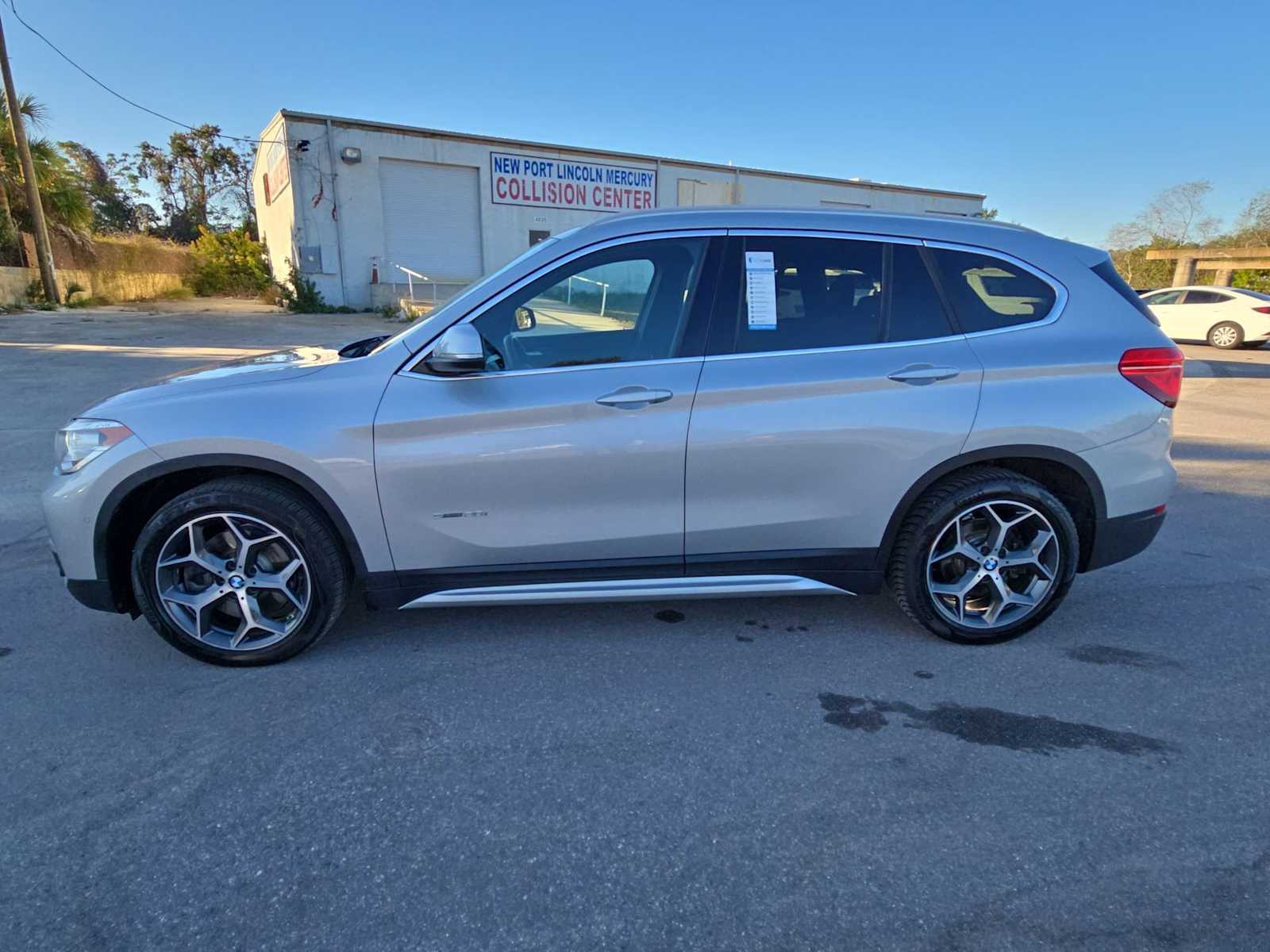 Thumbnail: 2017 BMW X1 - 11