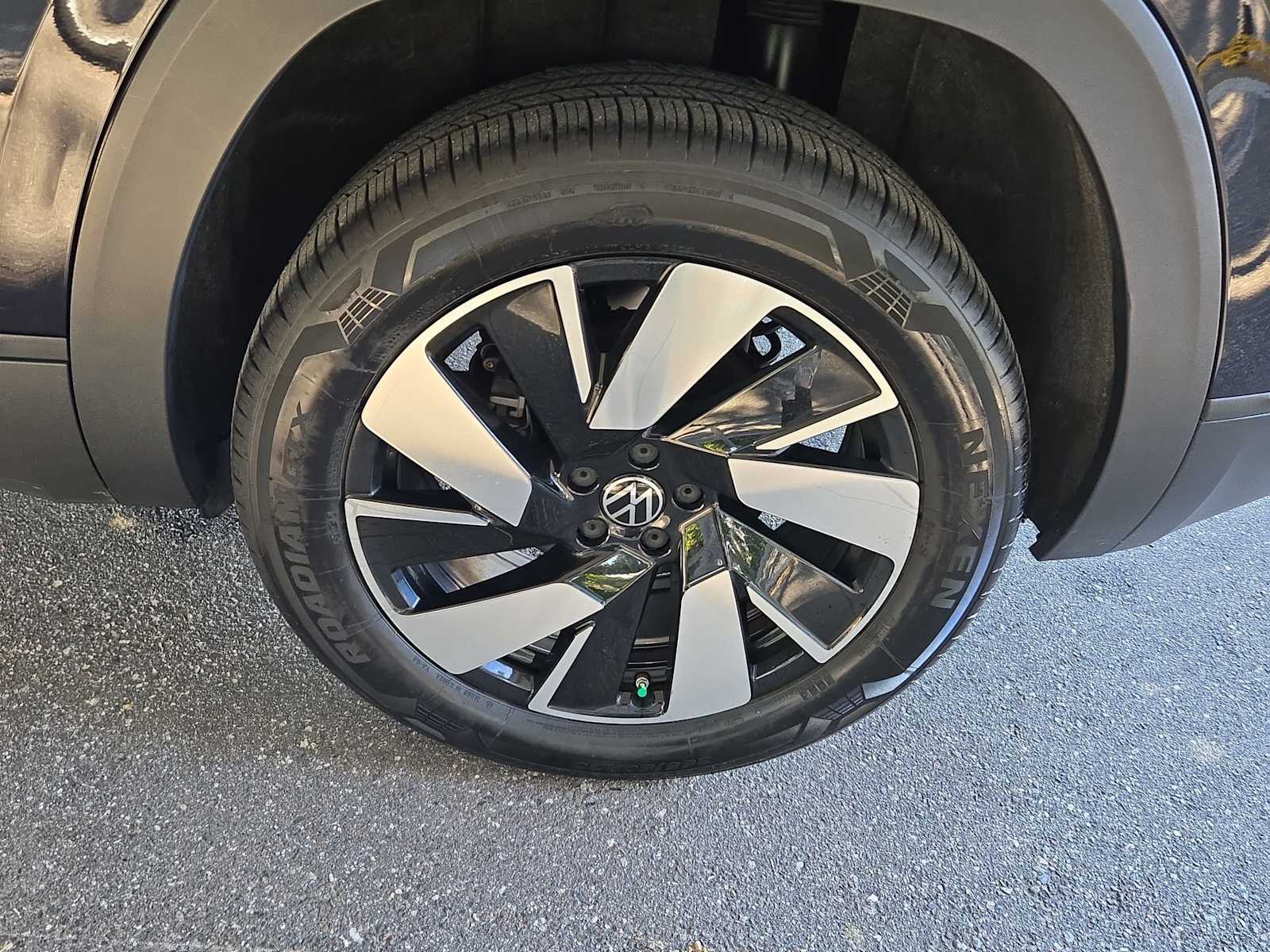 Thumbnail: 2024 Volkswagen Atlas - 14