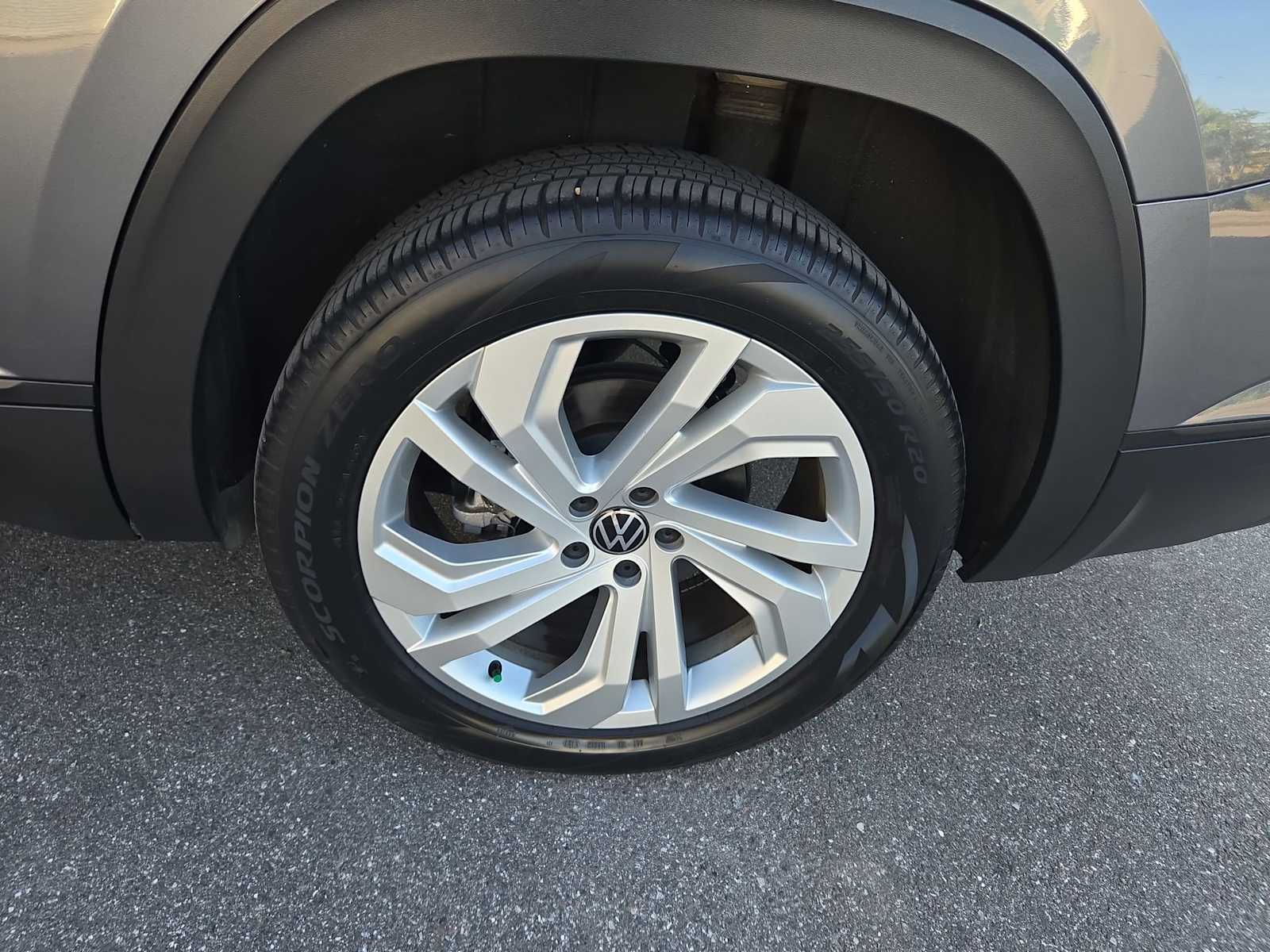 Thumbnail: 2022 Volkswagen Atlas - 14