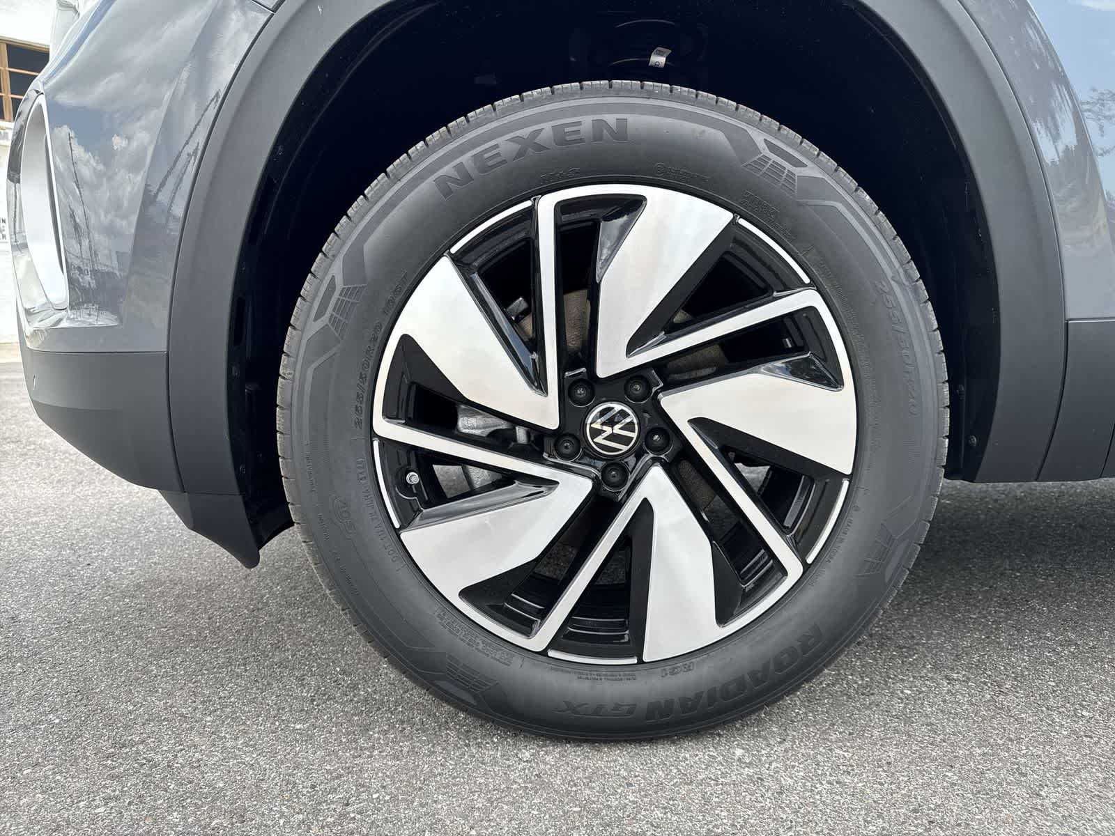 Thumbnail: 2026 Volkswagen Atlas - 12