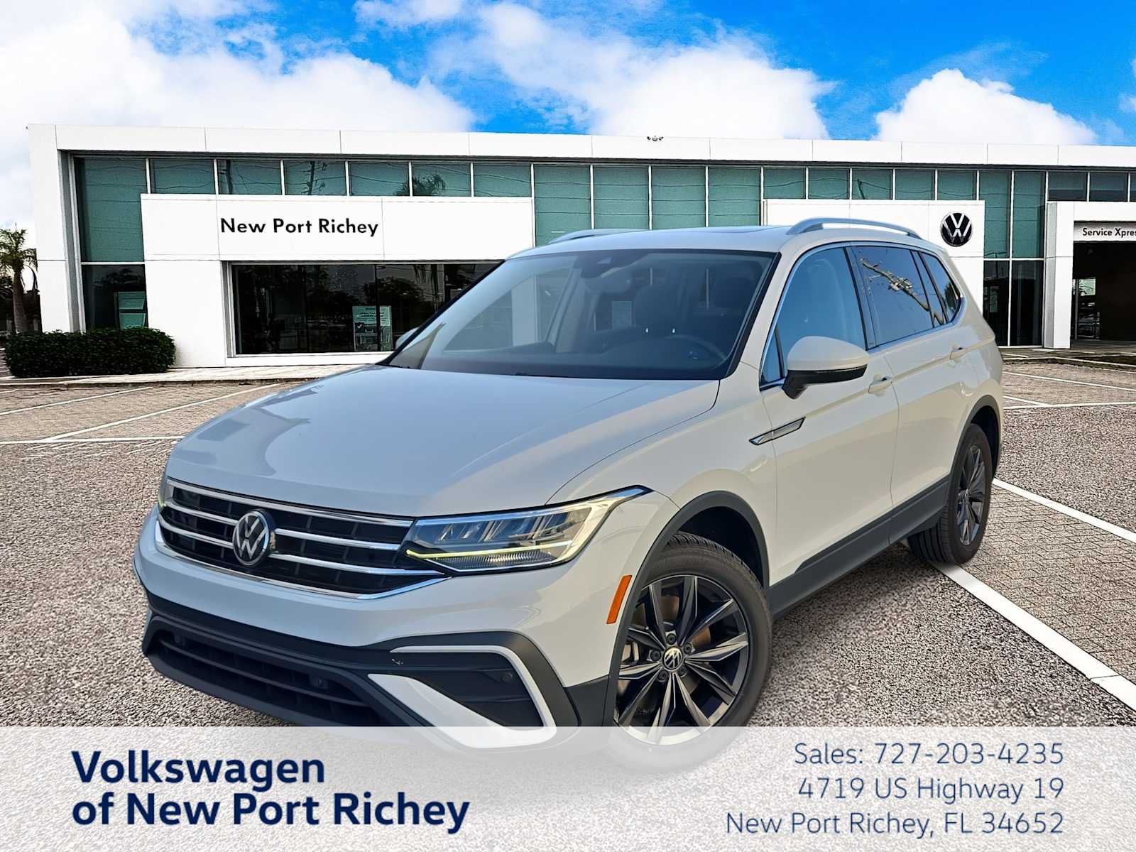 Thumbnail: 2022 Volkswagen Tiguan - 1