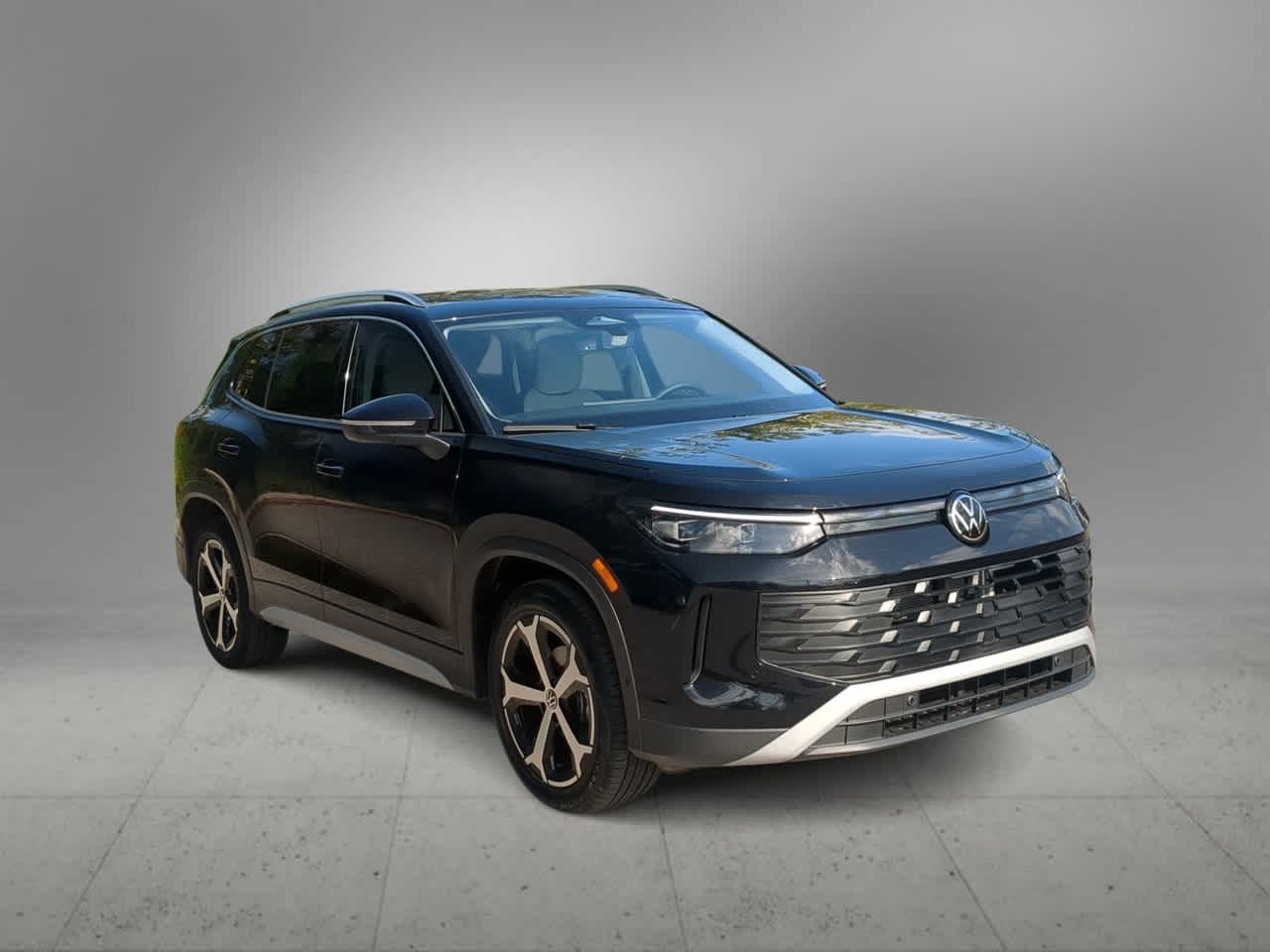 Thumbnail: 2025 Volkswagen Tiguan - 2