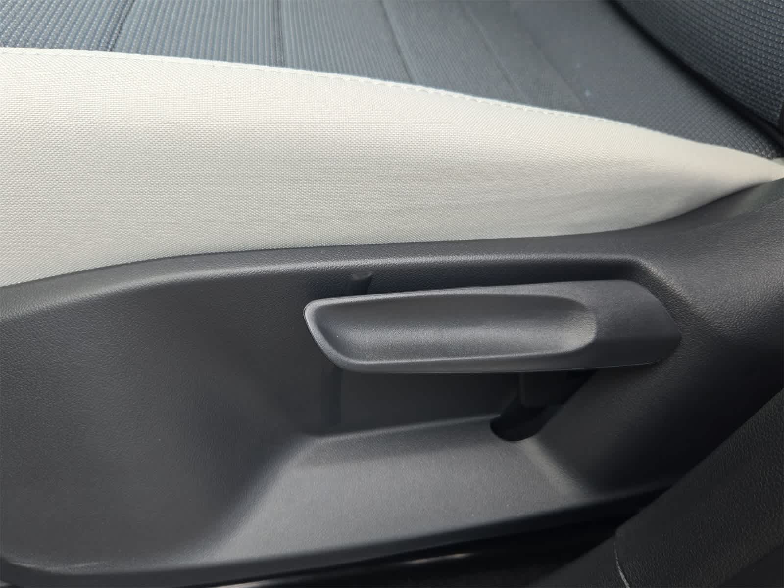 Thumbnail: 2025 Volkswagen Taos - 18