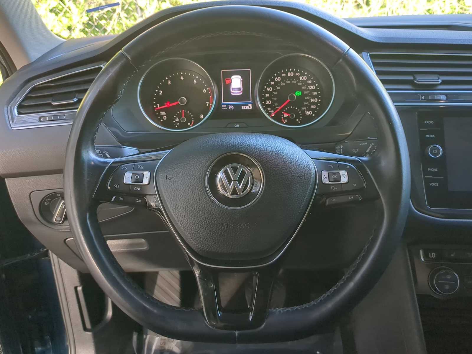 Thumbnail: 2018 Volkswagen Tiguan - 20