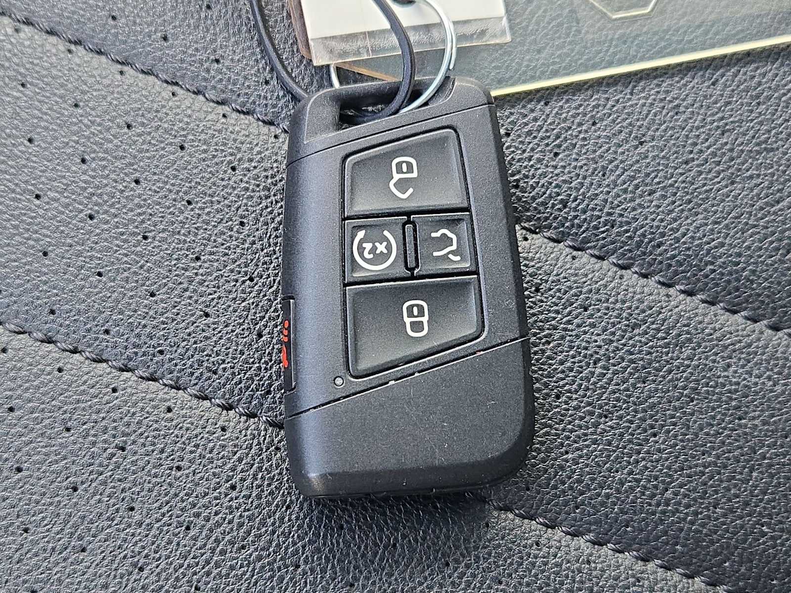 Thumbnail: 2022 Volkswagen Tiguan - 26