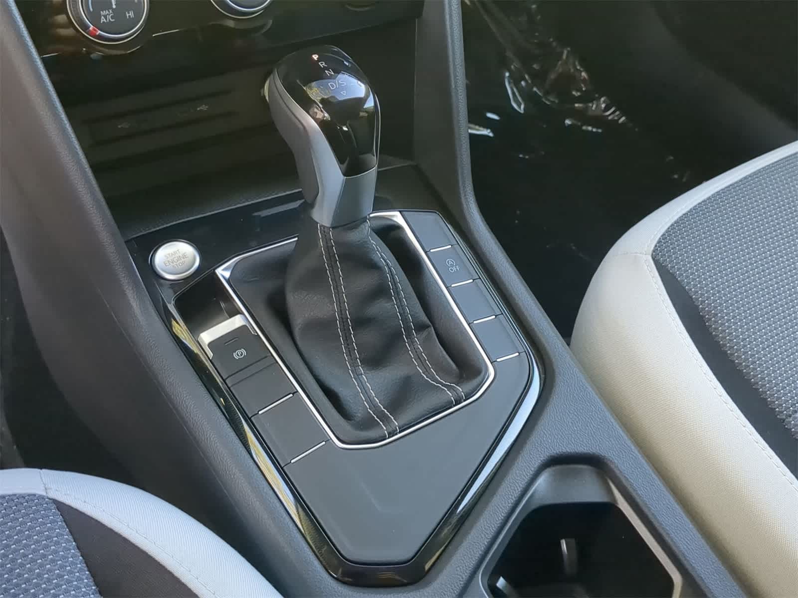 Thumbnail: 2025 Volkswagen Taos - 29