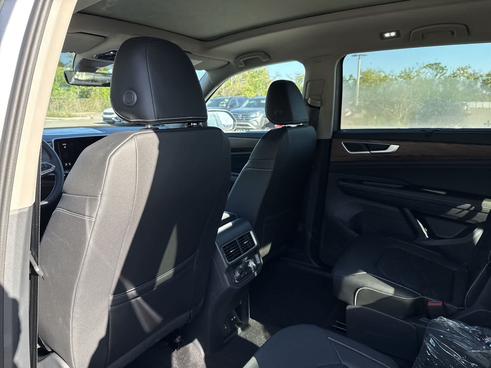 Thumbnail: 2026 Volkswagen Atlas - 18