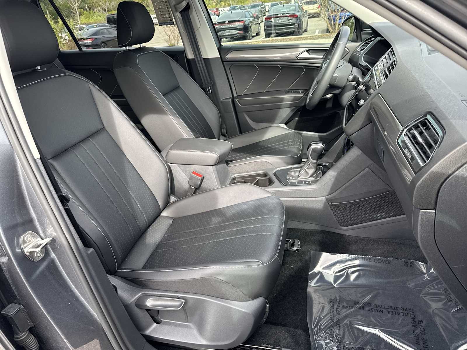 Thumbnail: 2022 Volkswagen Tiguan - 20