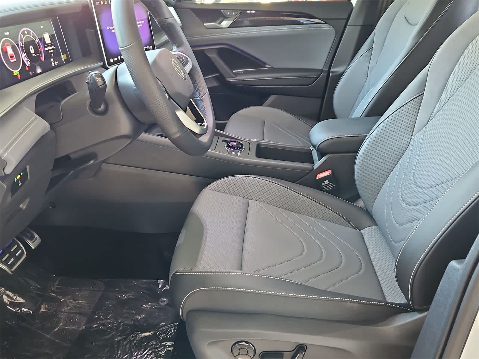 Thumbnail: 2025 Volkswagen Tiguan - 17