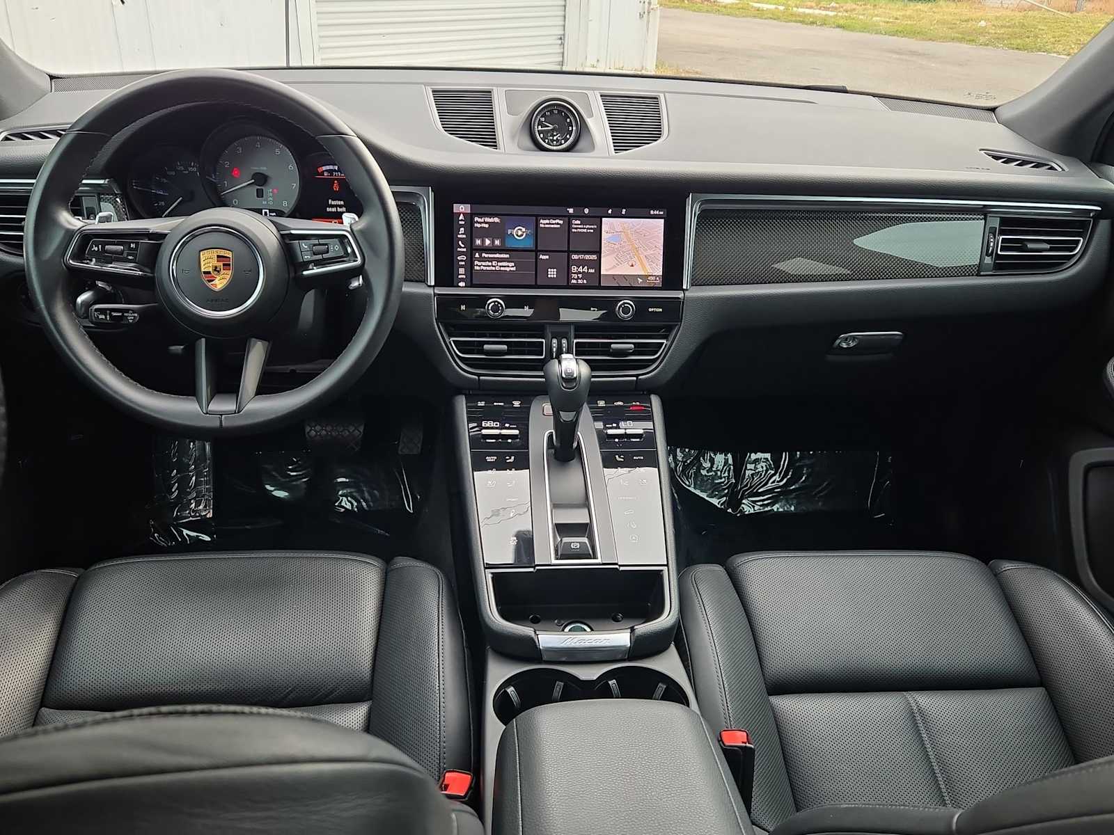 Thumbnail: 2022 Porsche Macan - 16