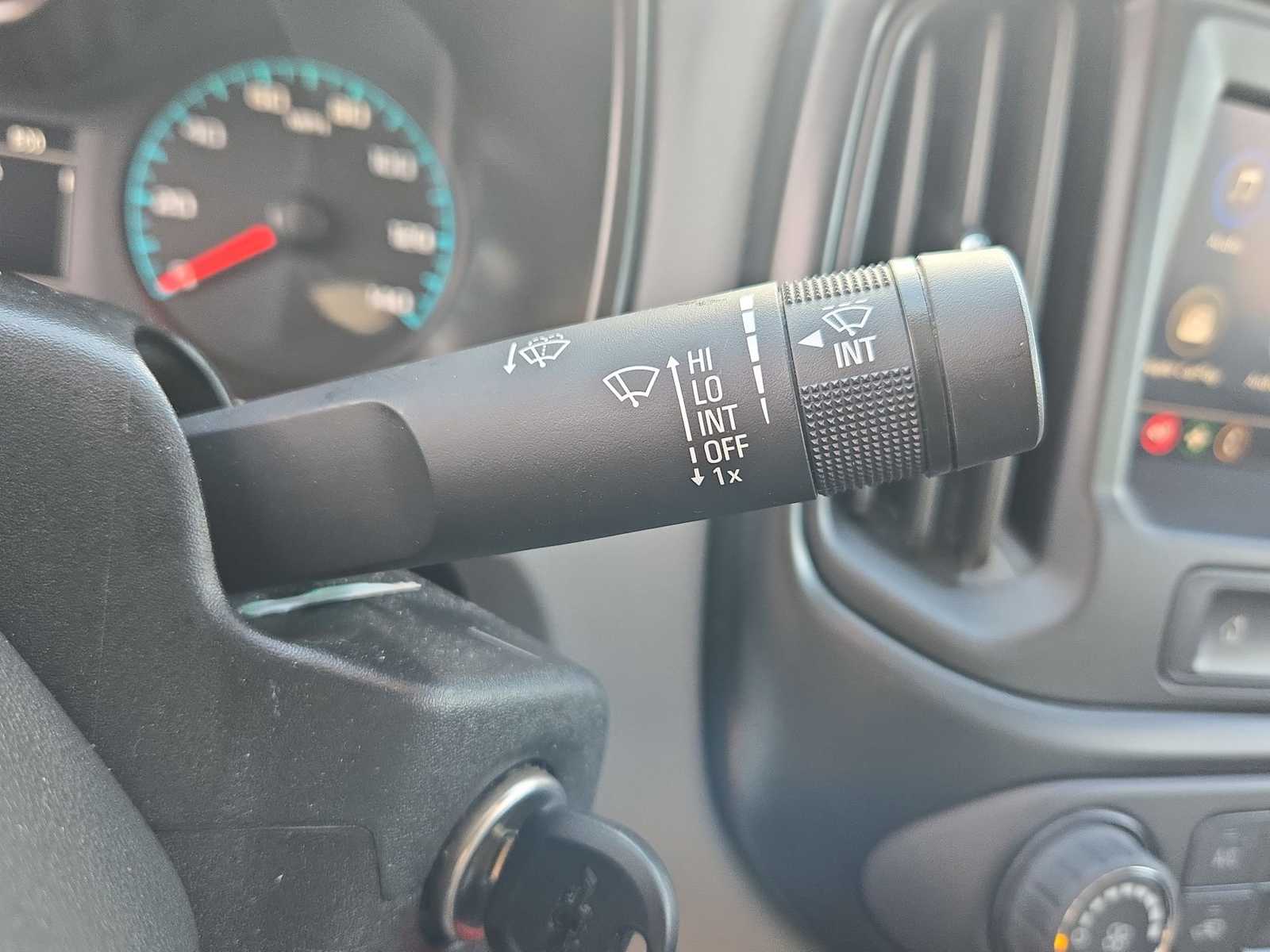 Thumbnail: 2022 Chevrolet Colorado - 24