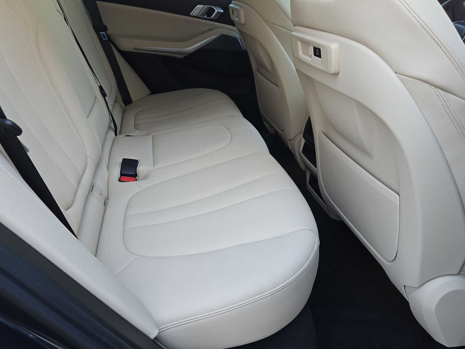 Thumbnail: 2022 BMW X5 - 21