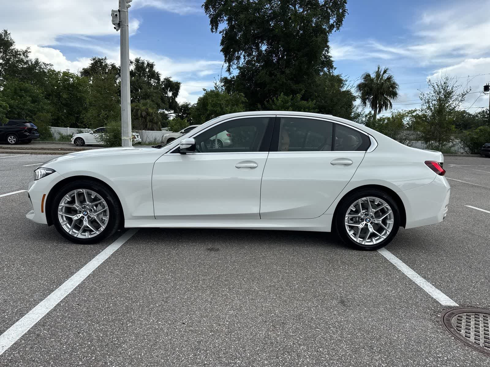 Thumbnail: 2025 BMW 3 Series - 10