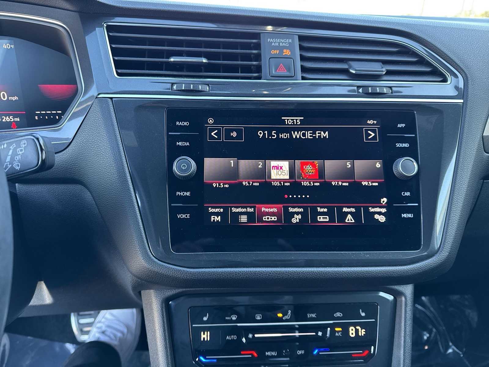 Thumbnail: 2023 Volkswagen Tiguan - 26