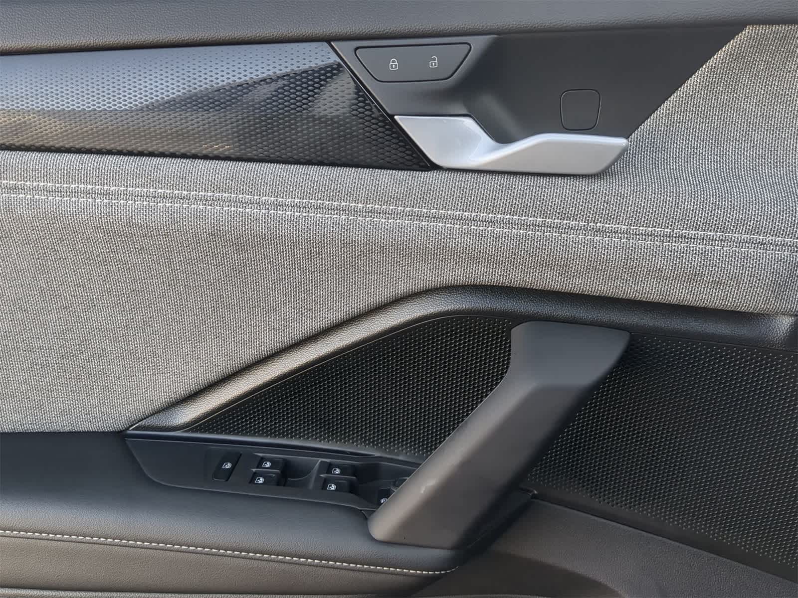 Thumbnail: 2025 Volkswagen Tiguan - 37