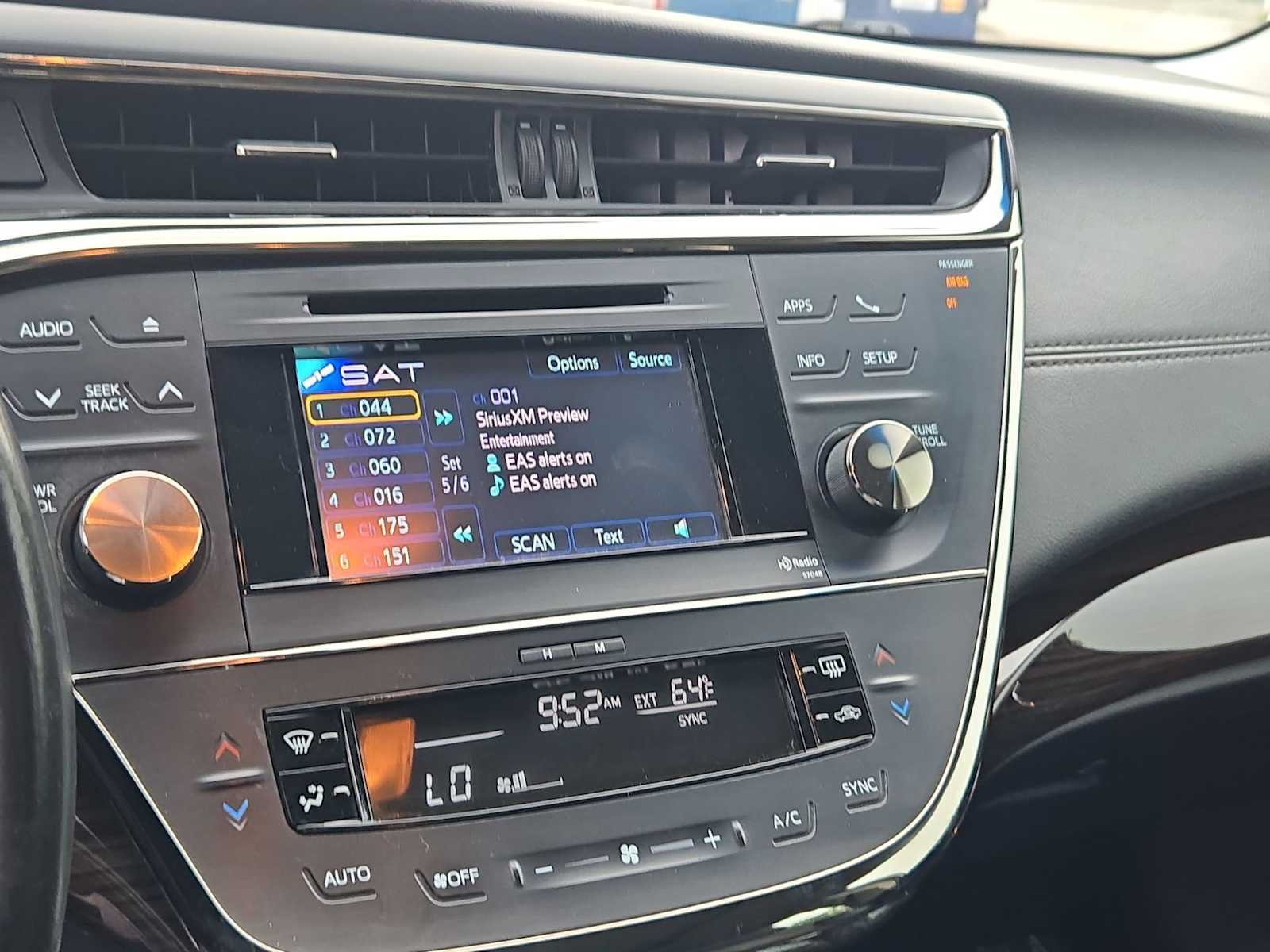 Thumbnail: 2014 Toyota Avalon - 27