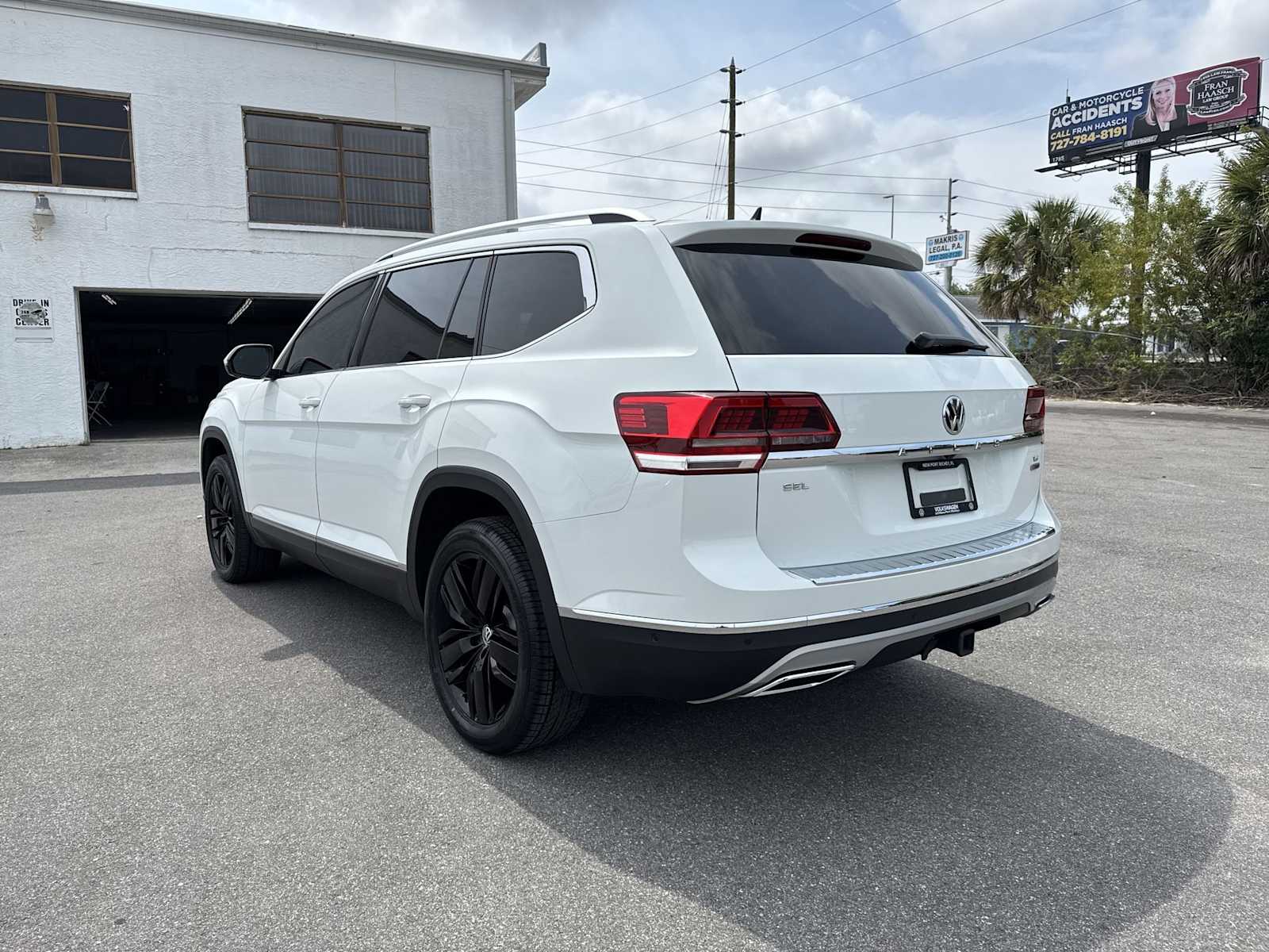 Thumbnail: 2019 Volkswagen Atlas - 4