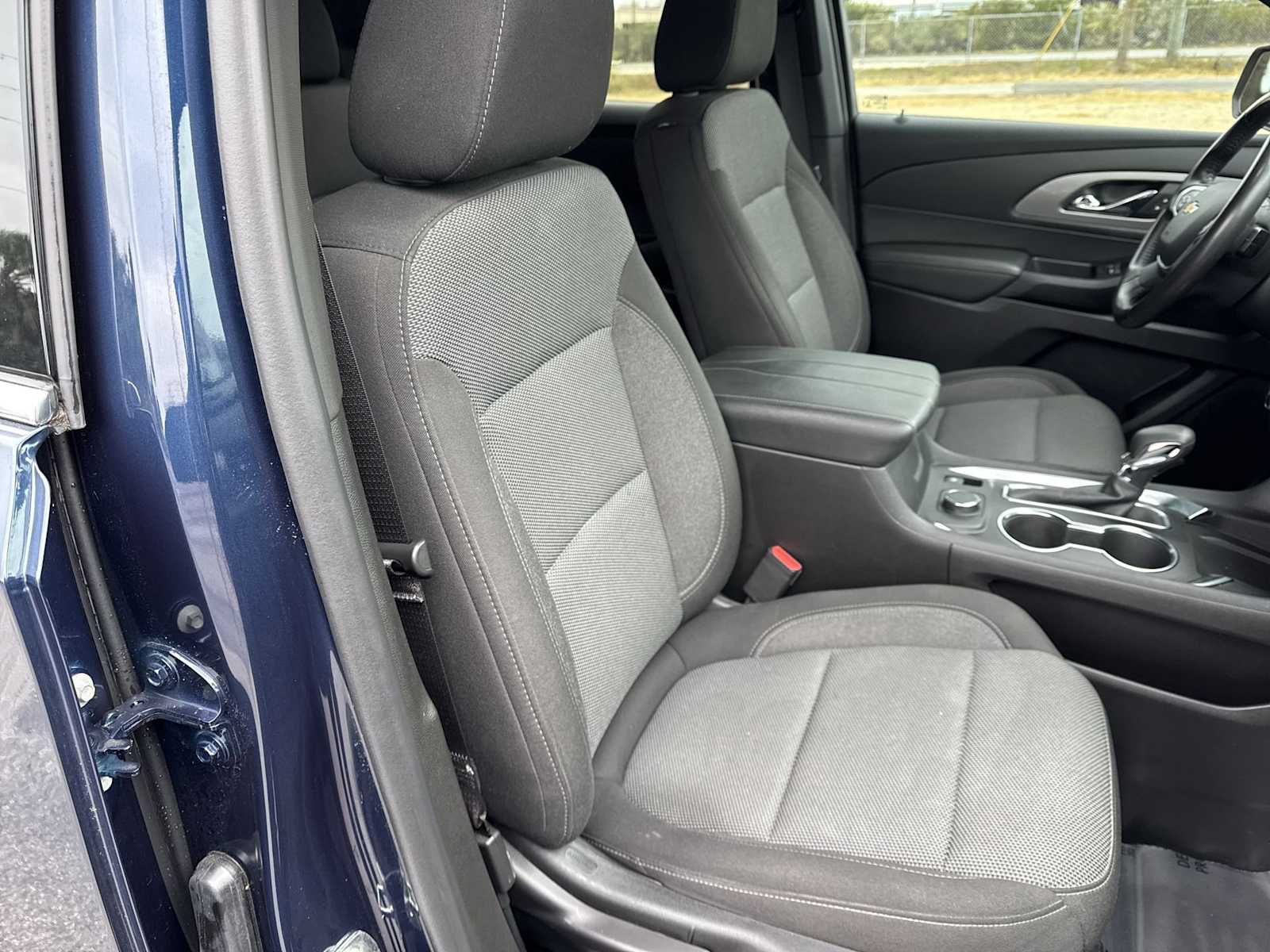 Thumbnail: 2022 Chevrolet Traverse - 21