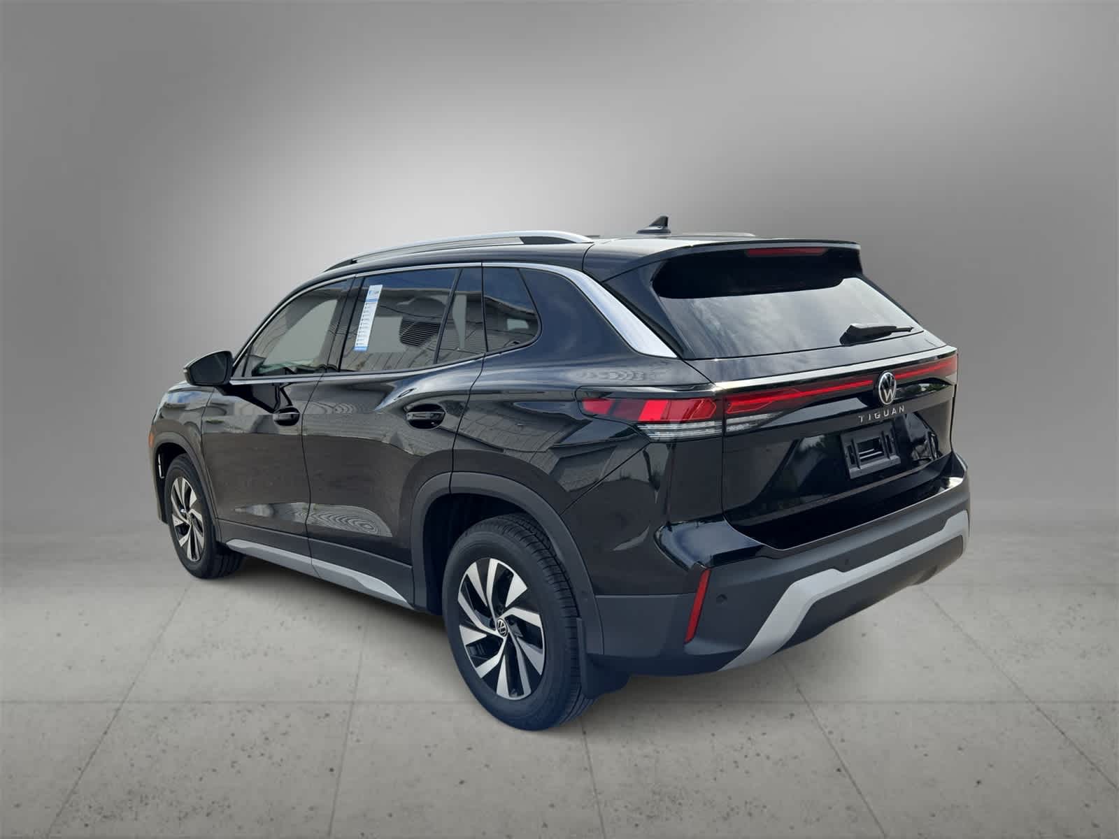 Thumbnail: 2025 Volkswagen Tiguan - 6