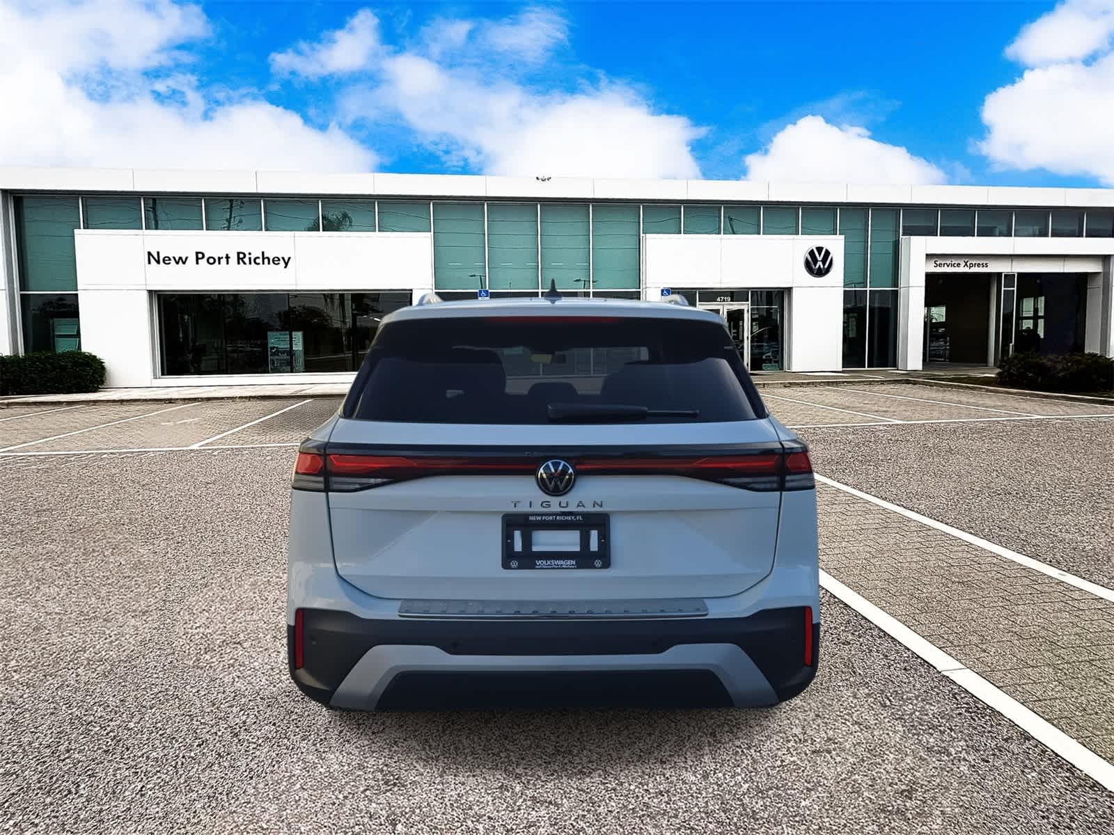 Thumbnail: 2025 Volkswagen Tiguan - 7