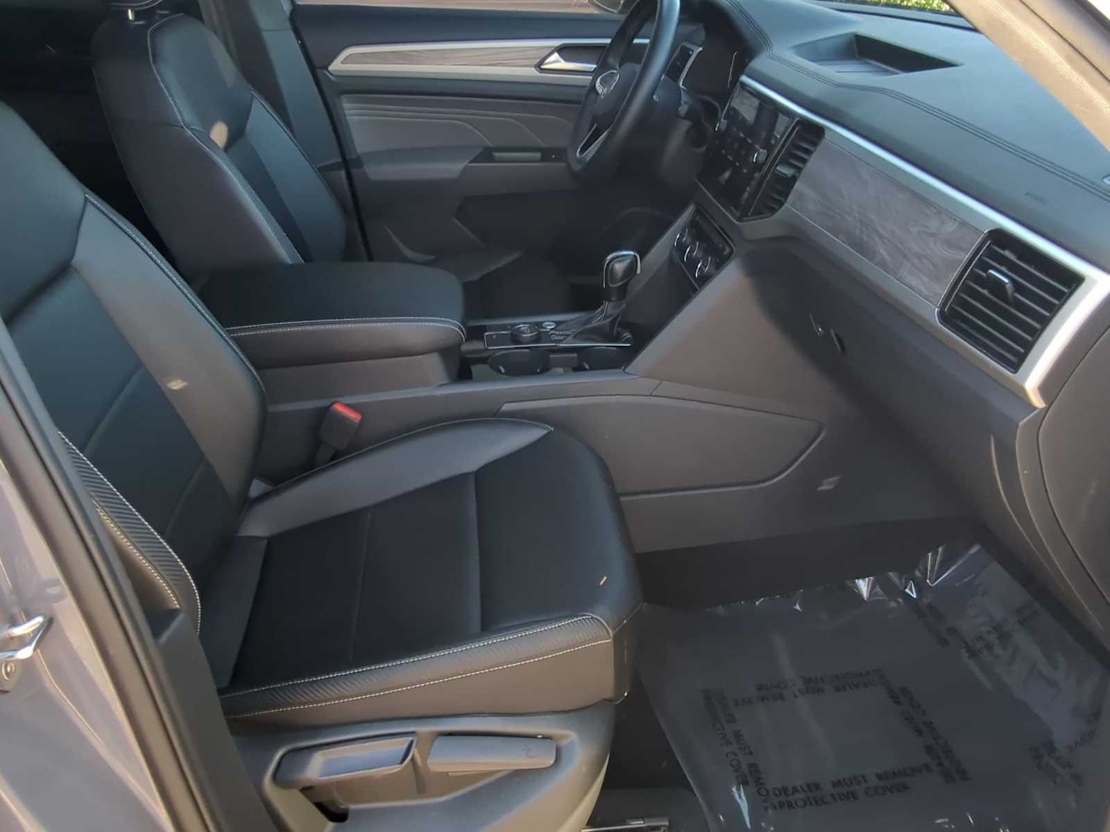 Thumbnail: 2022 Volkswagen Atlas - 23