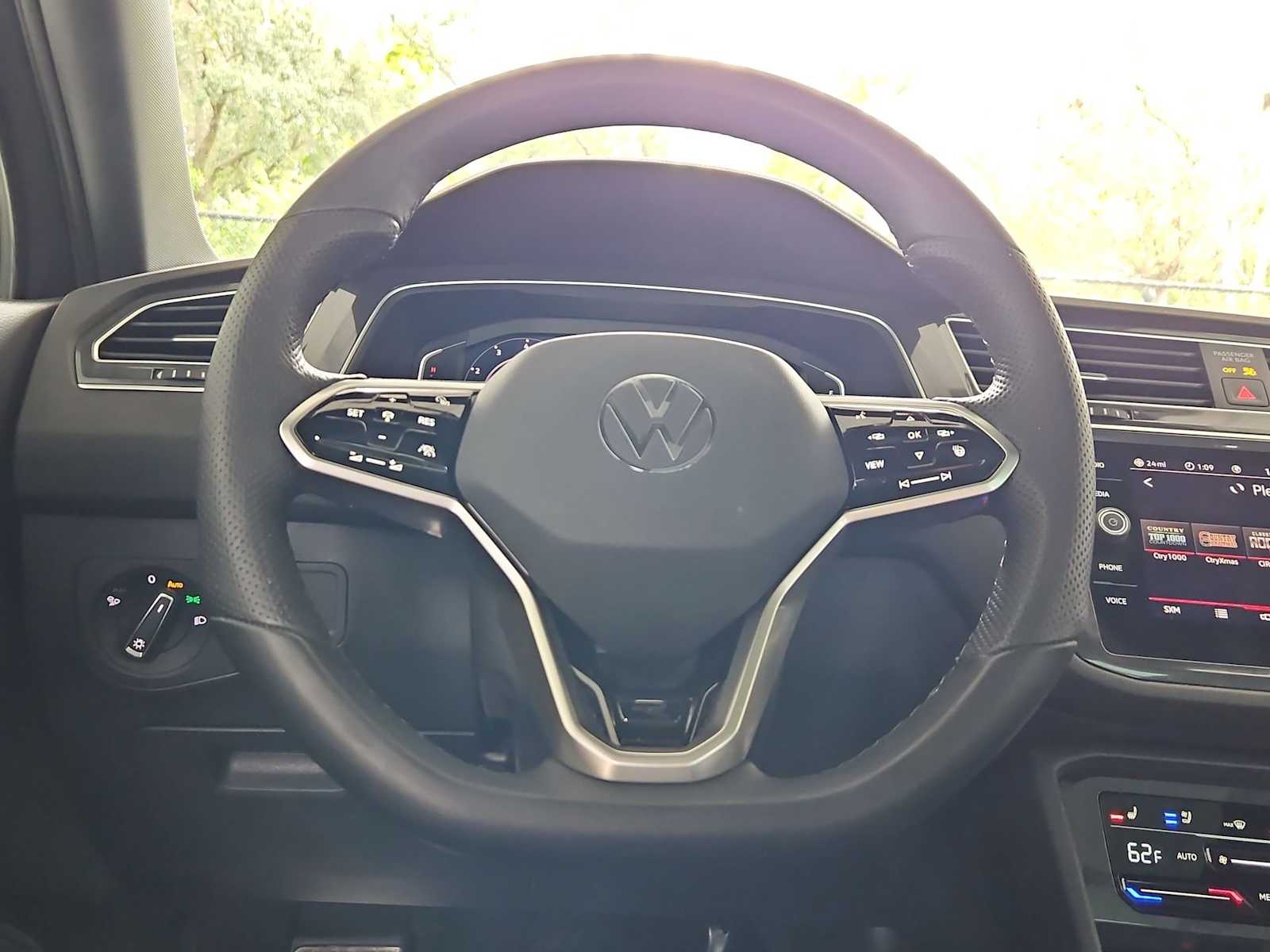 Thumbnail: 2024 Volkswagen Tiguan - 25