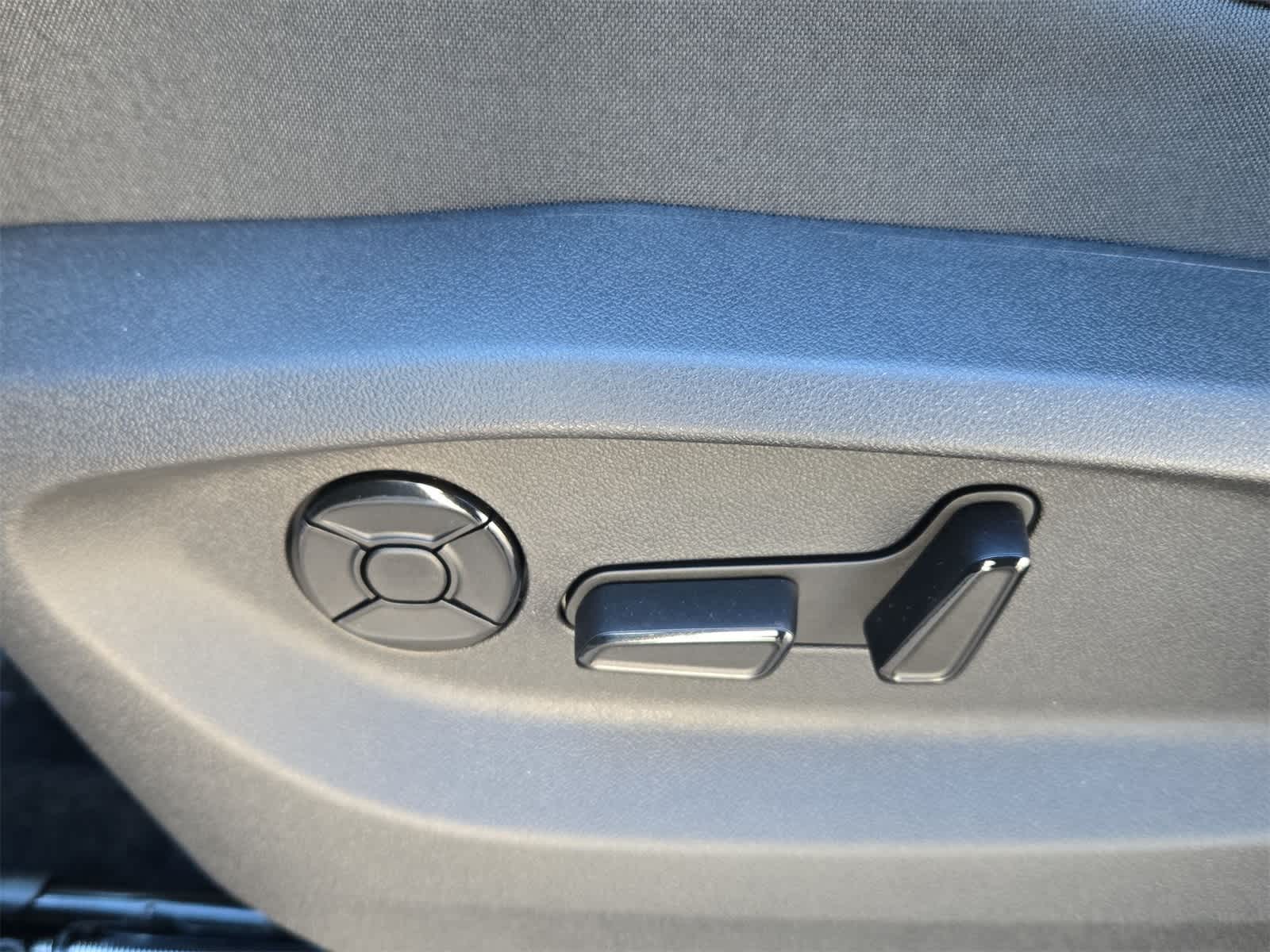 Thumbnail: 2026 Volkswagen Tiguan - 18