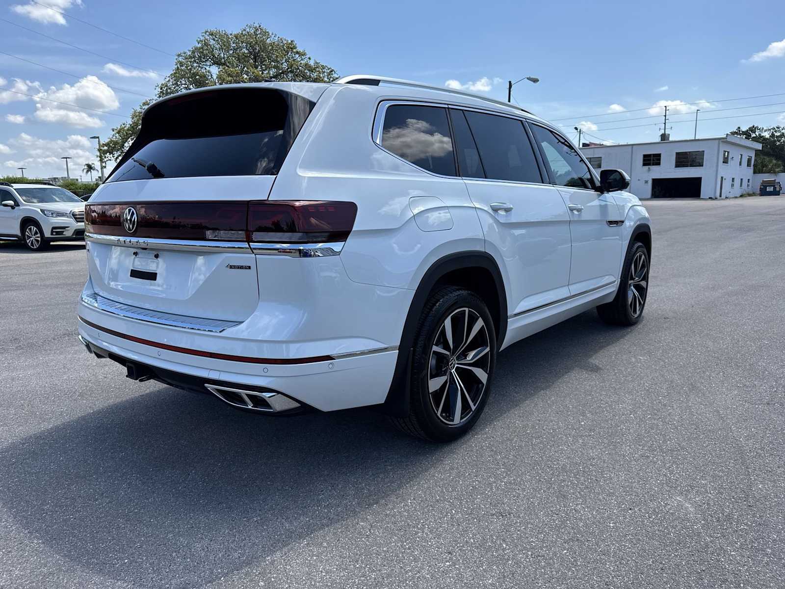 Thumbnail: 2026 Volkswagen Atlas - 14