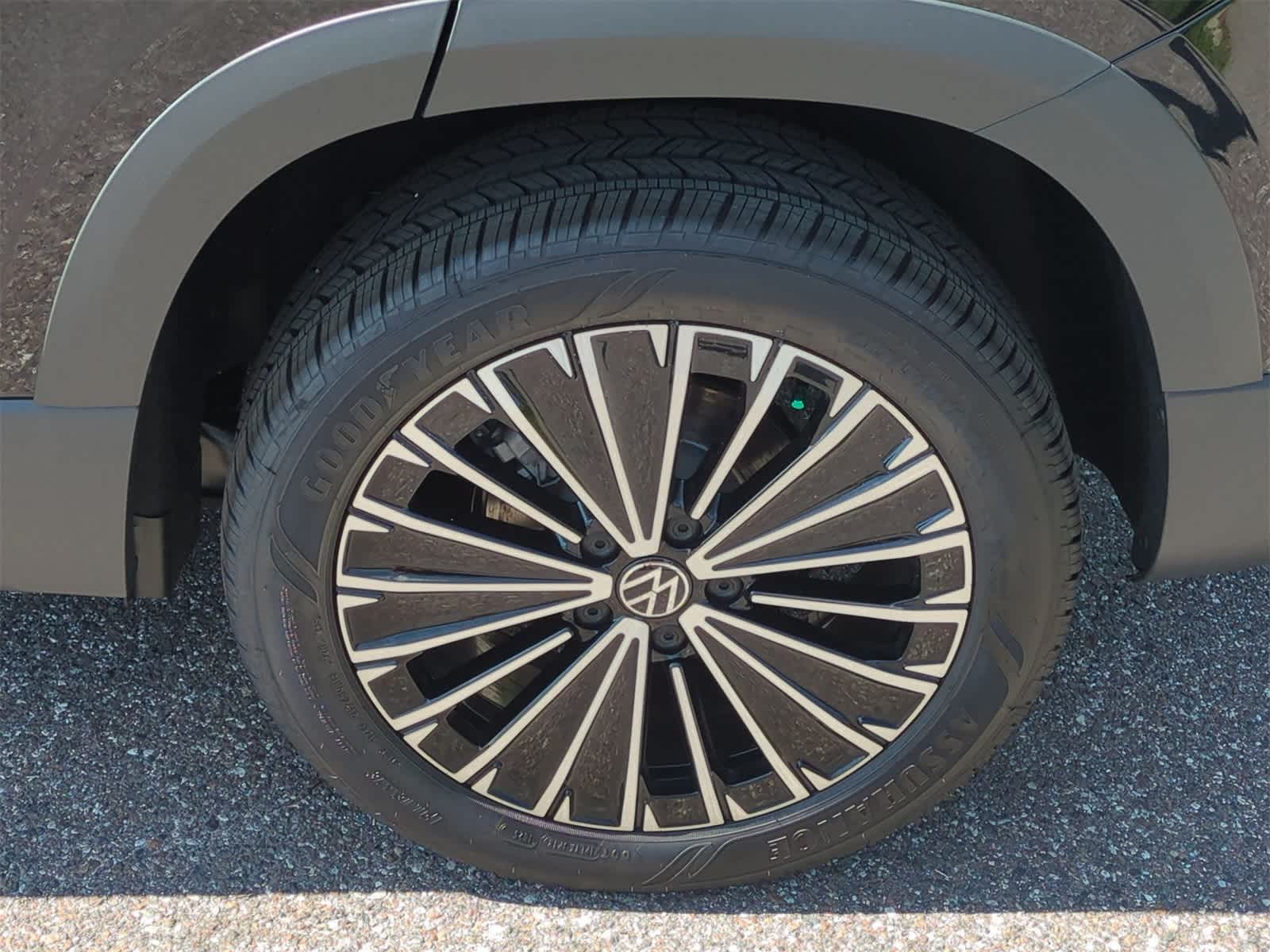 Thumbnail: 2025 Volkswagen Taos - 14