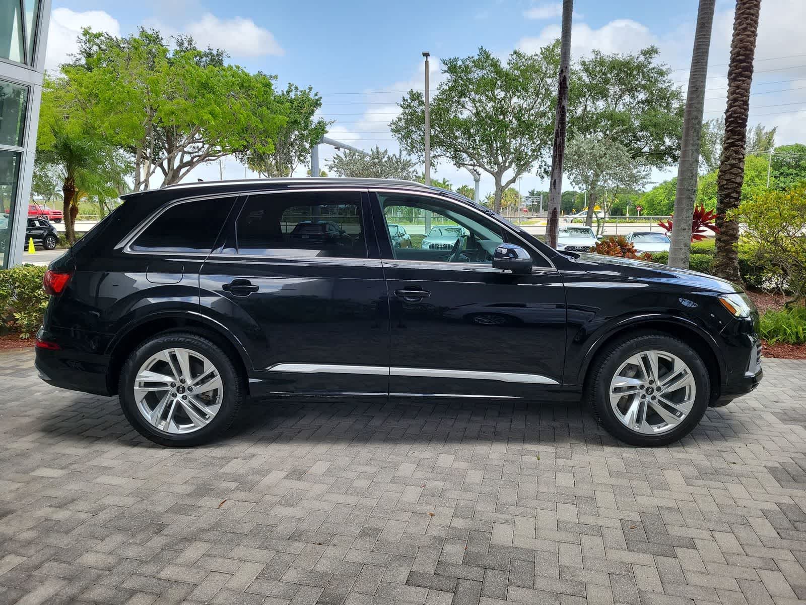 Thumbnail: 2023 Audi Q7 - 9