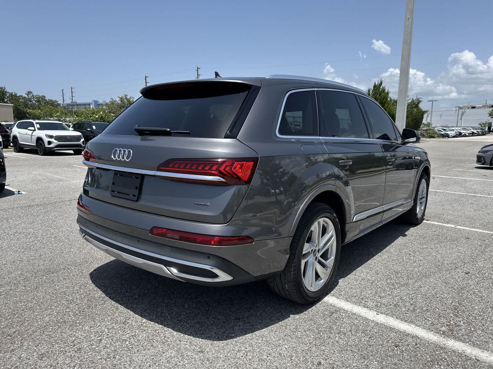 Thumbnail: 2023 Audi Q7 - 13