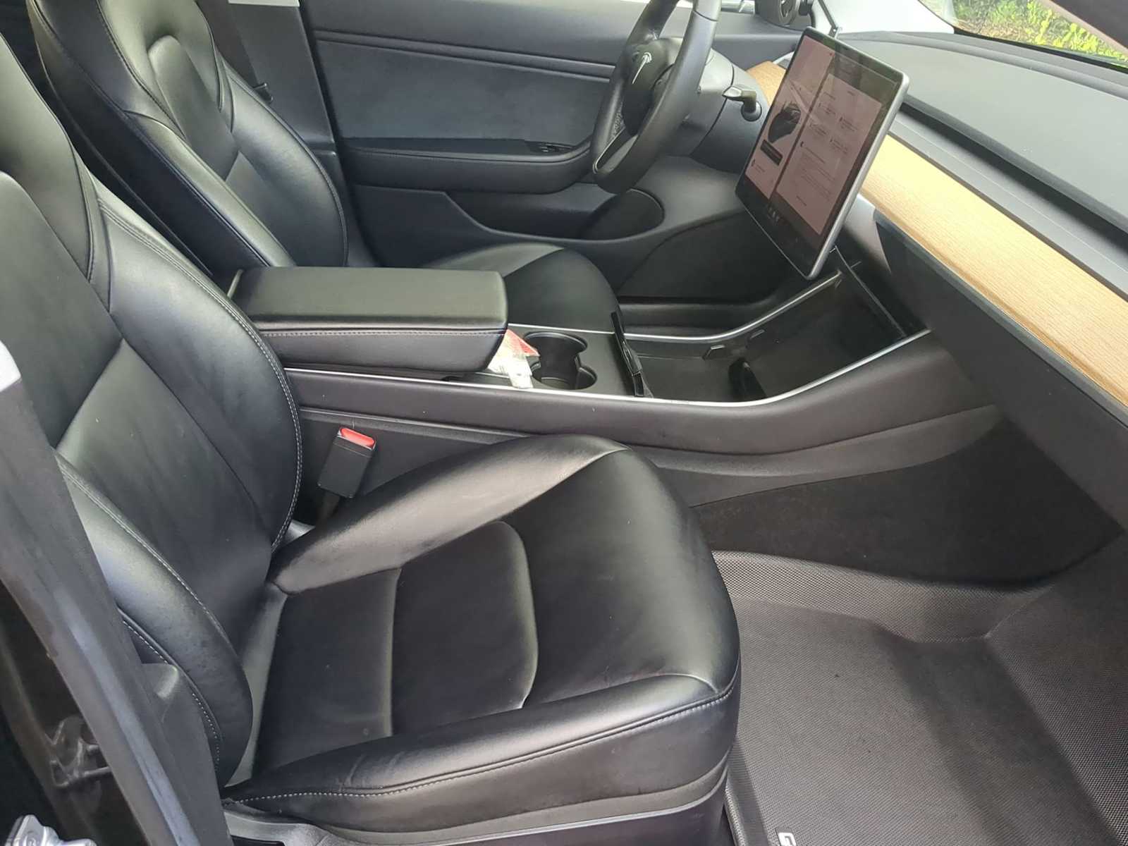 Thumbnail: 2019 Tesla Model 3 - 21