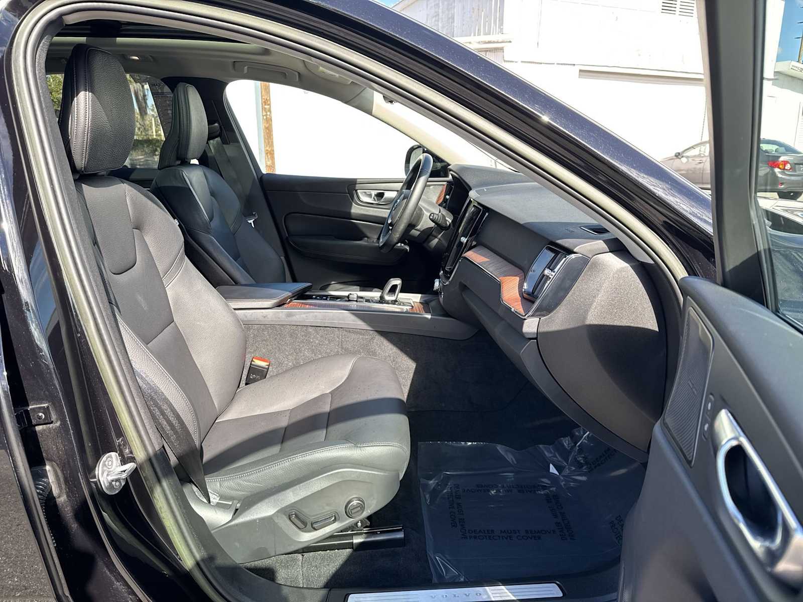 Thumbnail: 2023 Volvo XC60 - 22