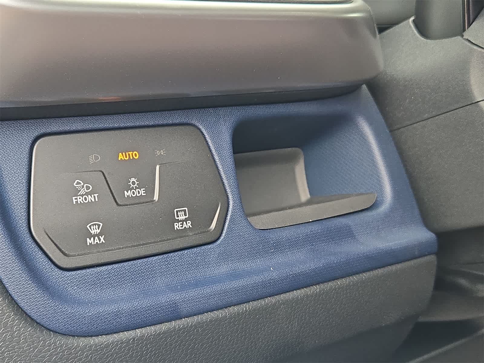 Thumbnail: 2025 Volkswagen ID.Buzz - 36