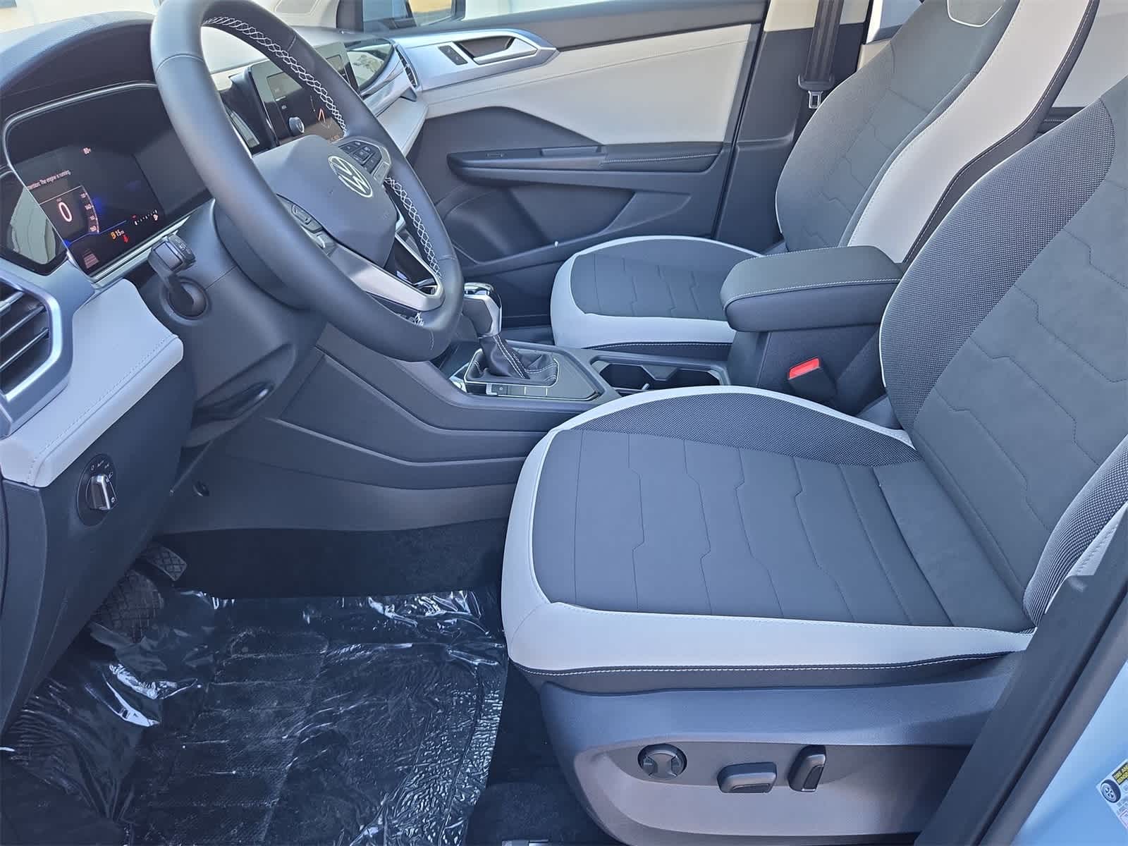 Thumbnail: 2025 Volkswagen Taos - 17