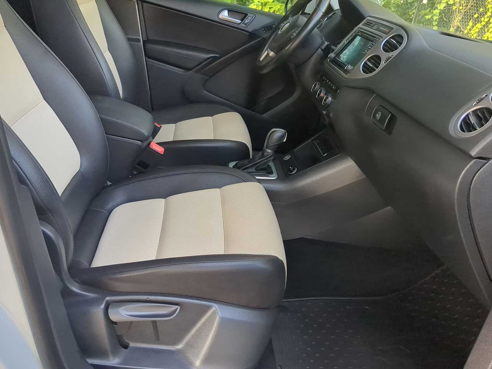 Thumbnail: 2017 Volkswagen Tiguan - 19